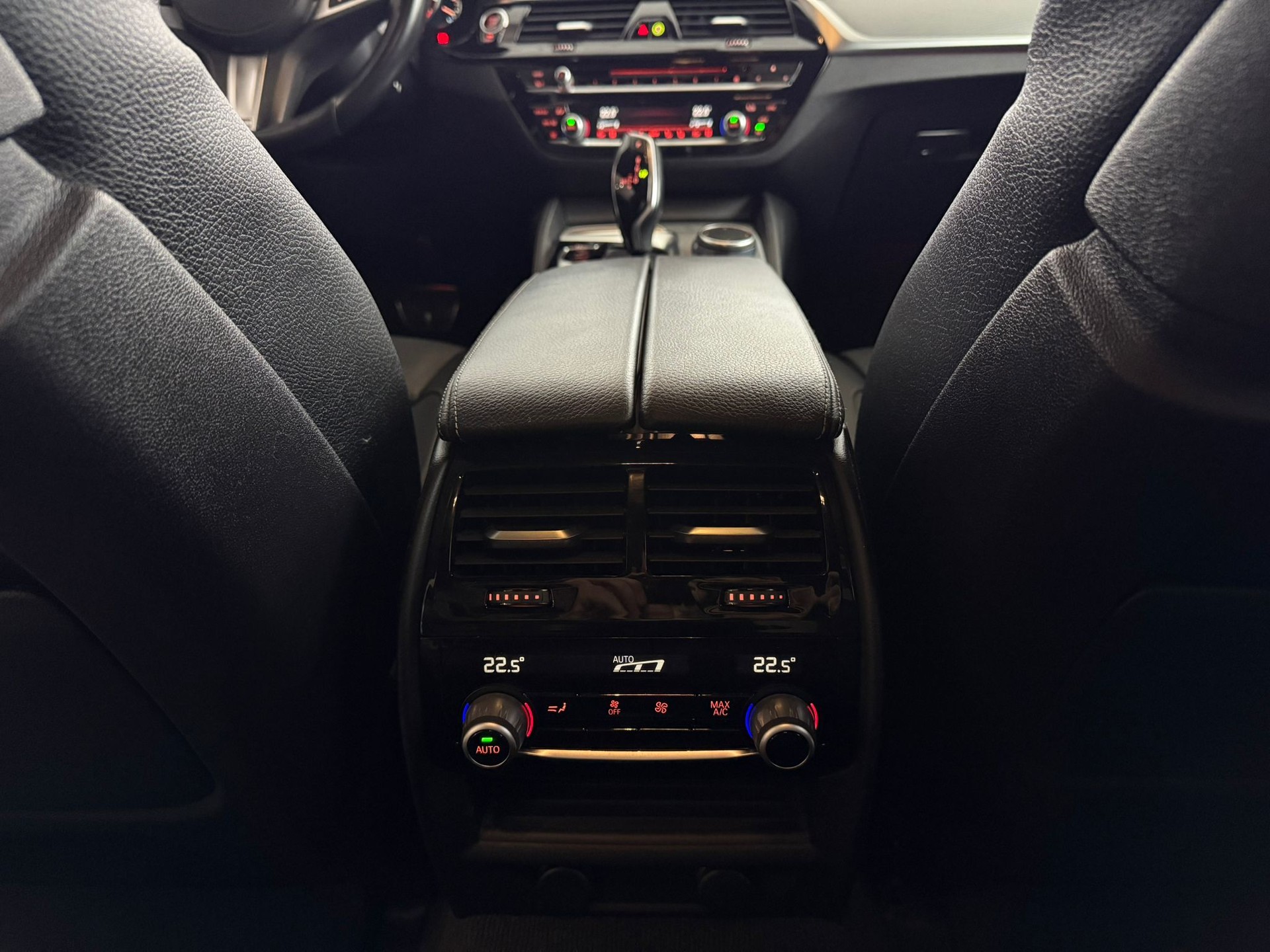 BMW M550d xDrive Touring Steptronic - 13