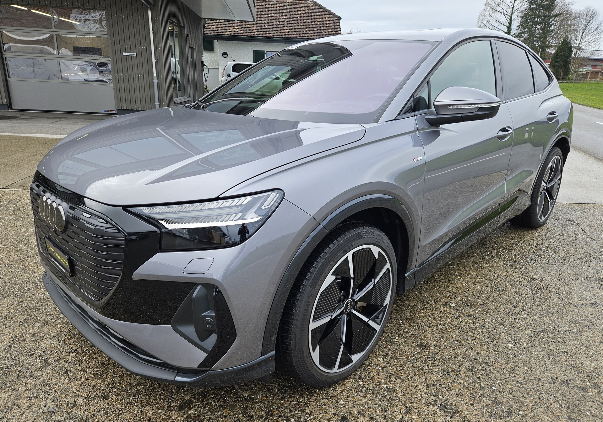 AUDI Q4 Sportback e-tron 45 Attraction quattro S-Line - 3