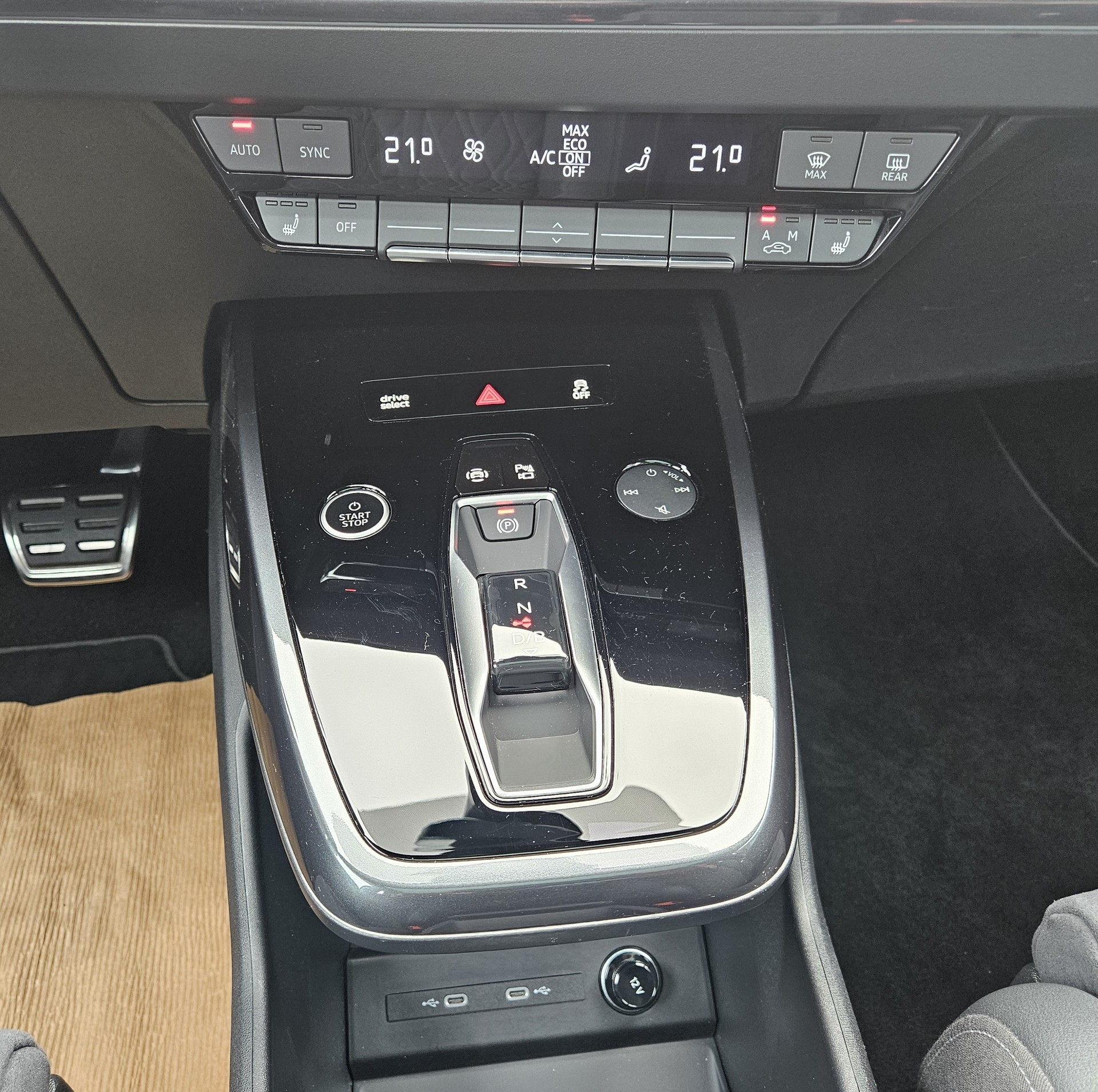 AUDI Q4 Sportback e-tron 45 Attraction quattro S-Line - 27