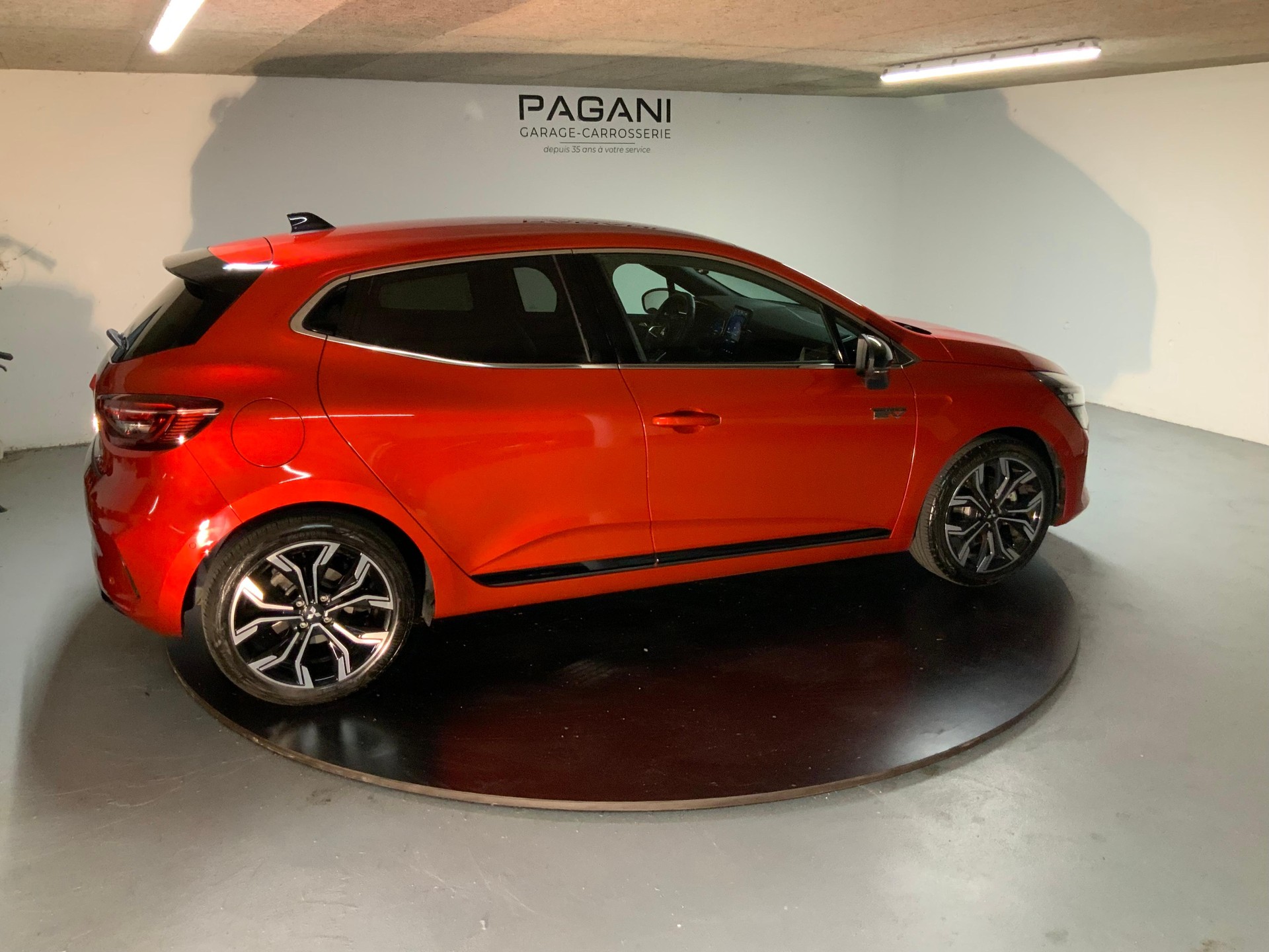 MITSUBISHI Colt 1.6 HEV Instyle - 6