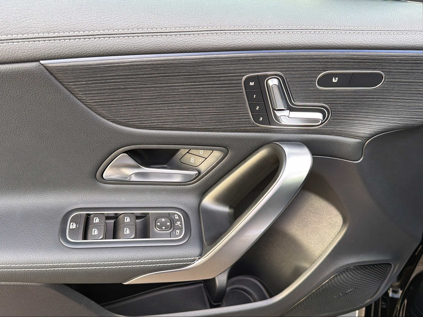 MERCEDES-BENZ A 35 4Matic - 11