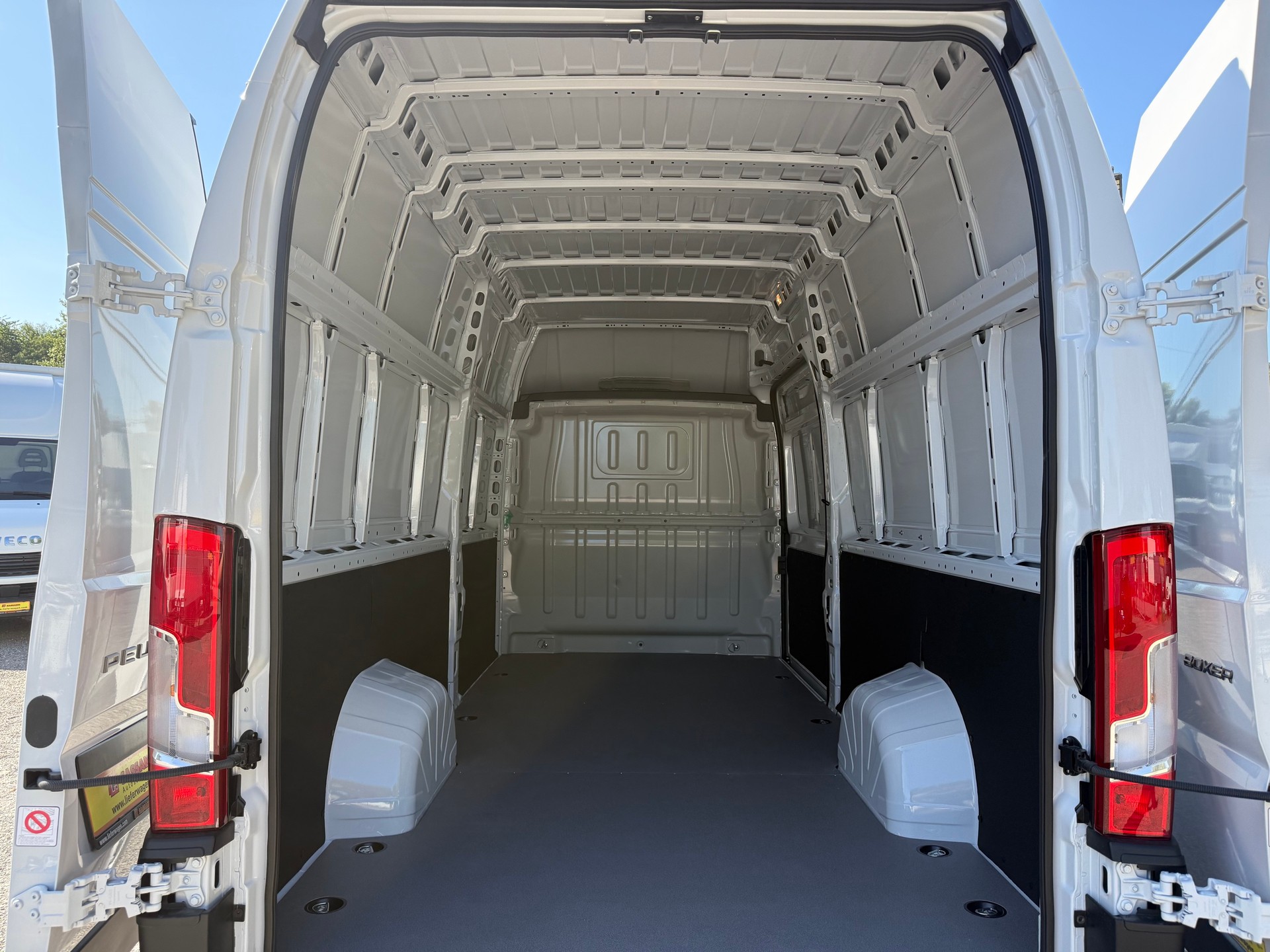 PEUGEOT Boxer 335+ Heavy 2.2 BlueHDI 180 PS L4H3 - 10