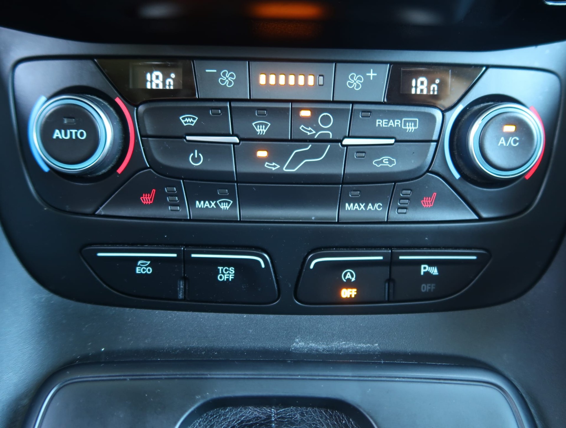 FORD Grand Tourneo Connect 1.5 EcoBlue Titanium Automat - 7 places - 29