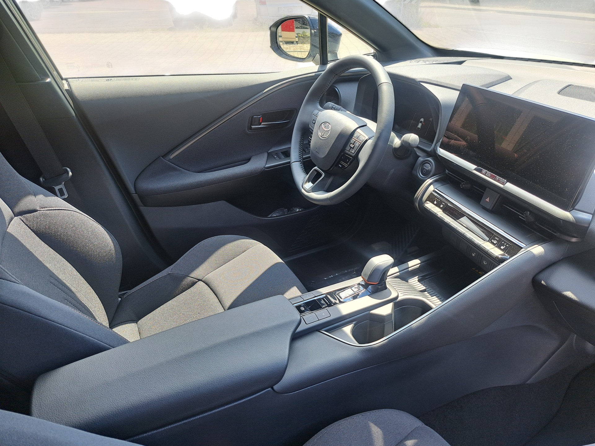 TOYOTA C-HR 2.0 PHEV CVT Swiss Edition - 13