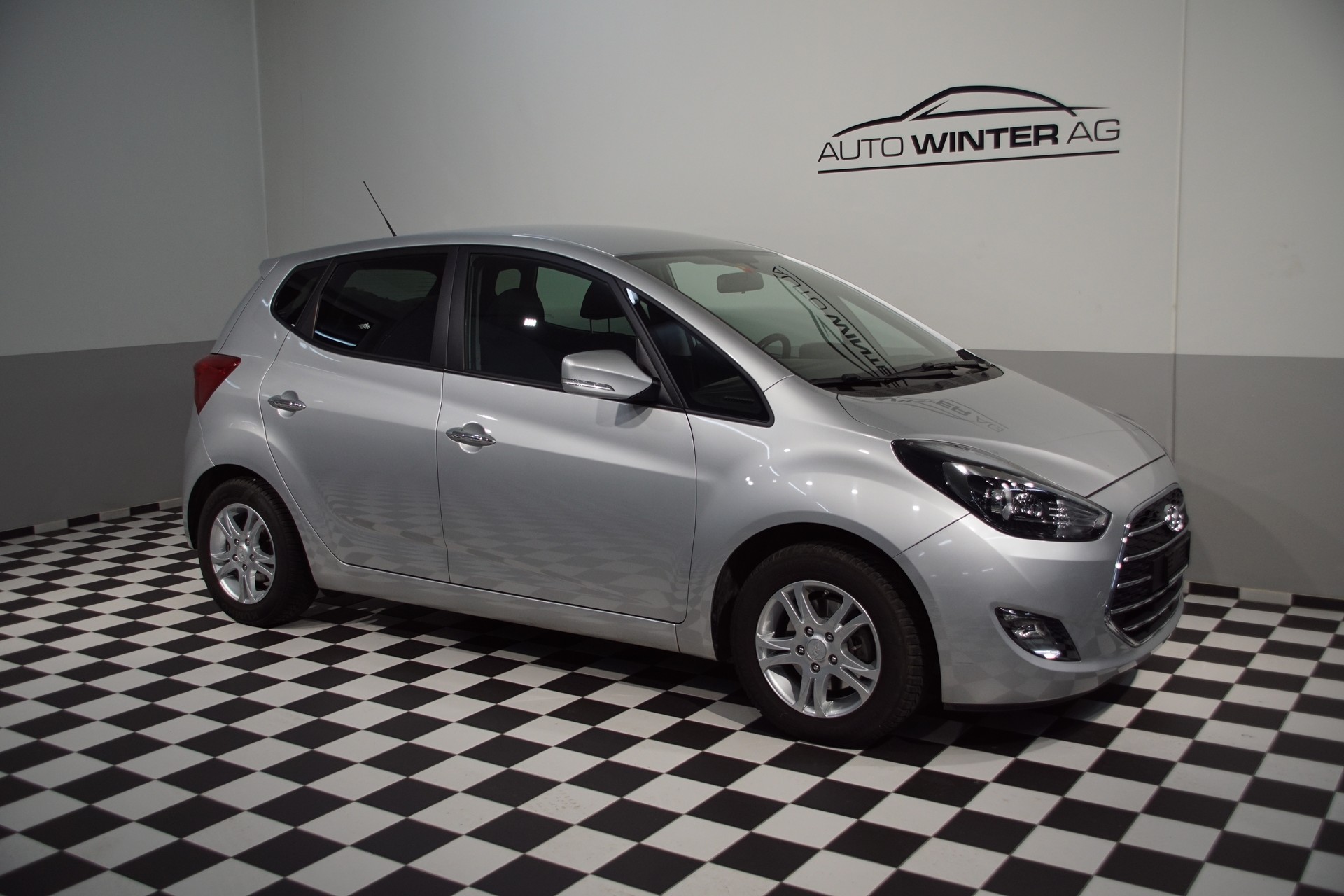 HYUNDAI iX20 1.6 Amplia Automatic - 4