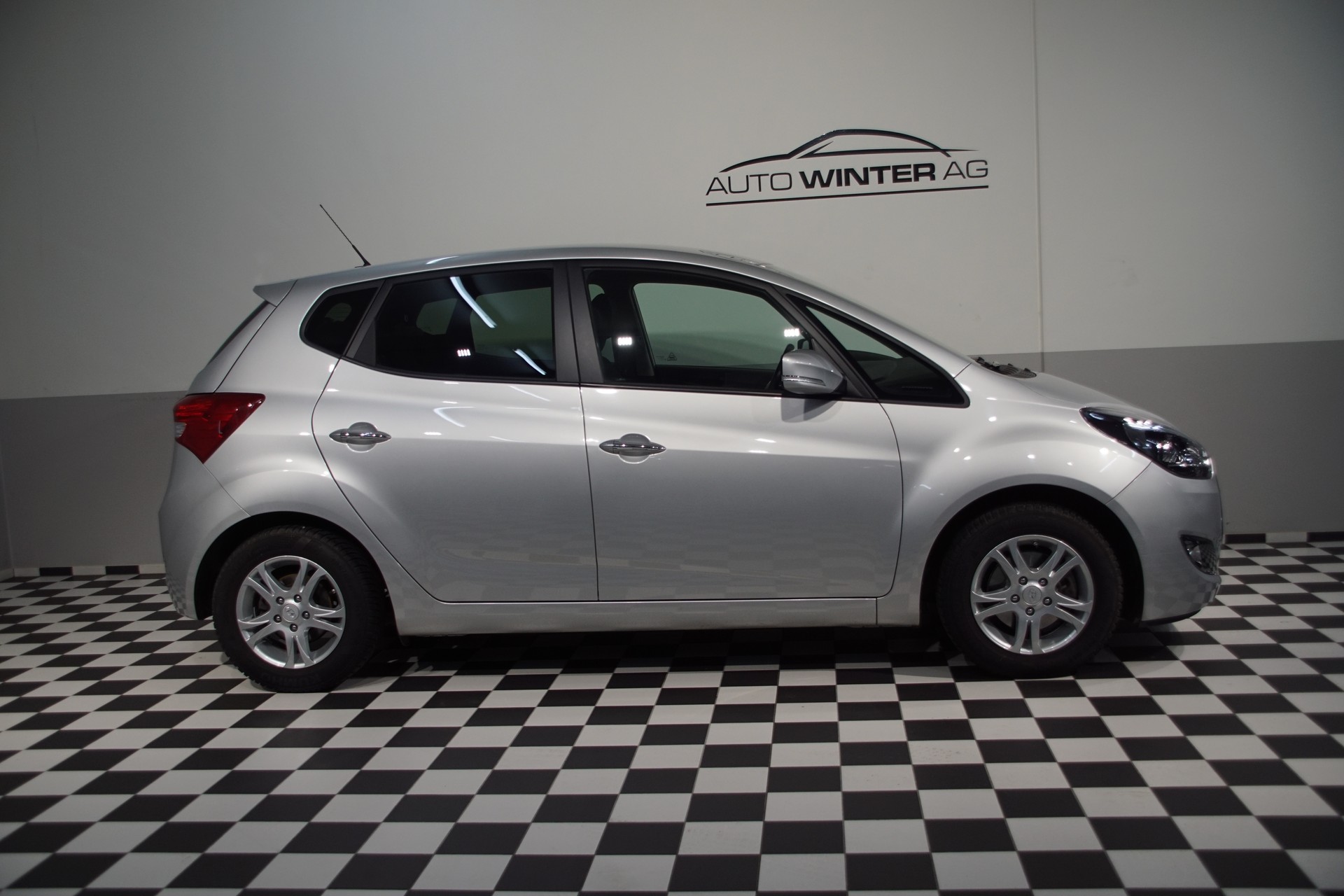 HYUNDAI iX20 1.6 Amplia Automatic - 6