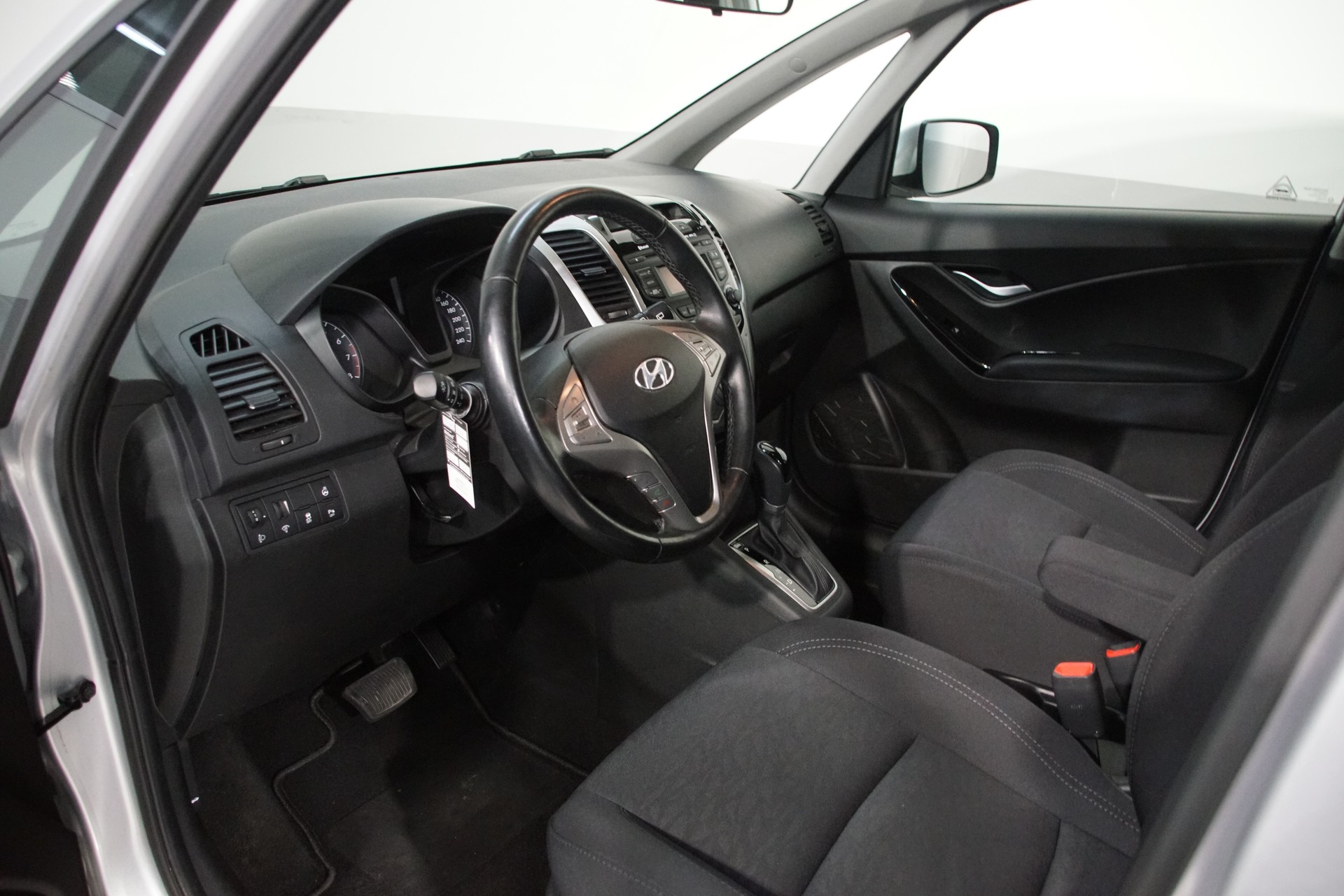 HYUNDAI iX20 1.6 Amplia Automatic - 11