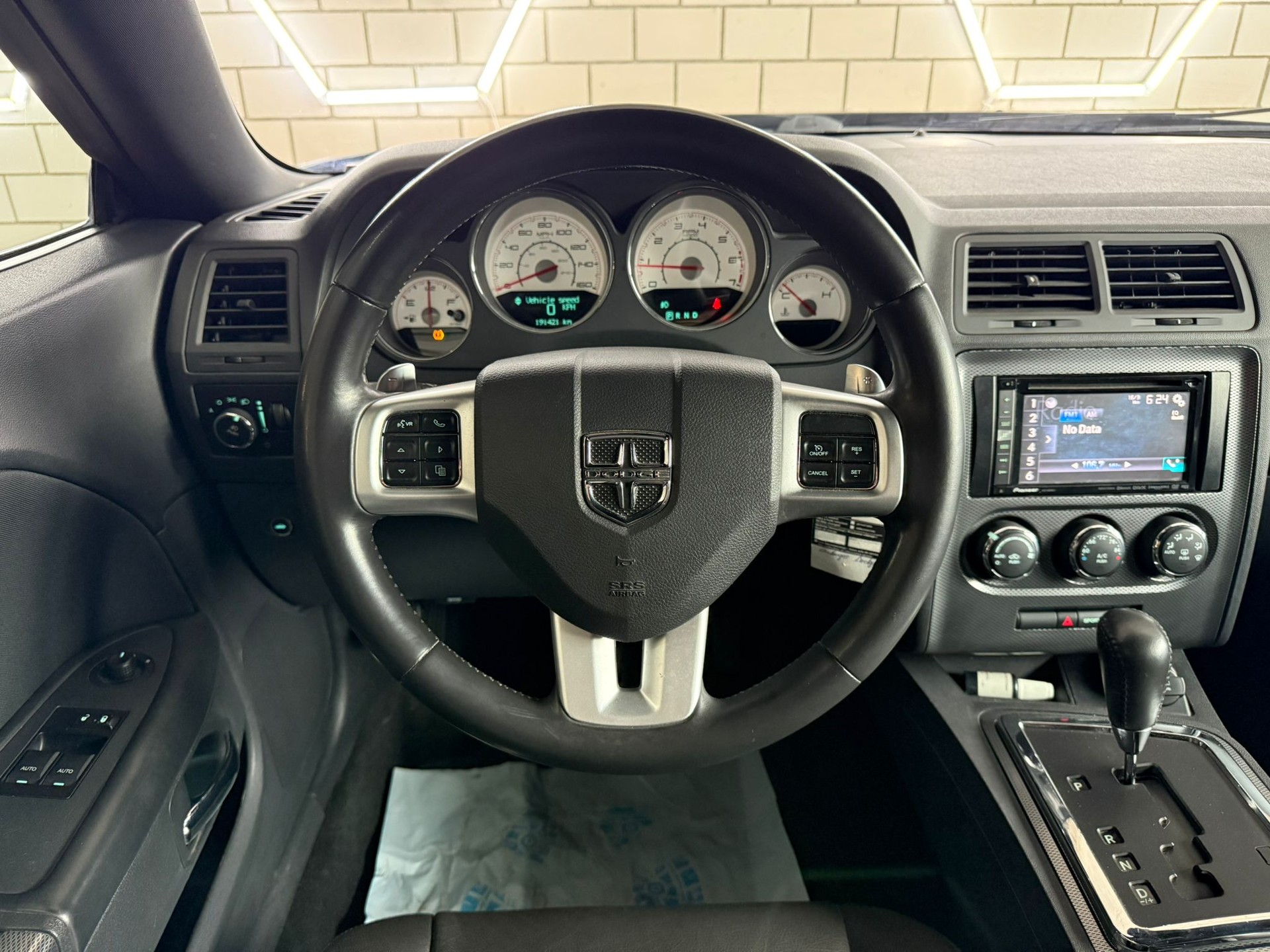 DODGE Challenger R/T - 8