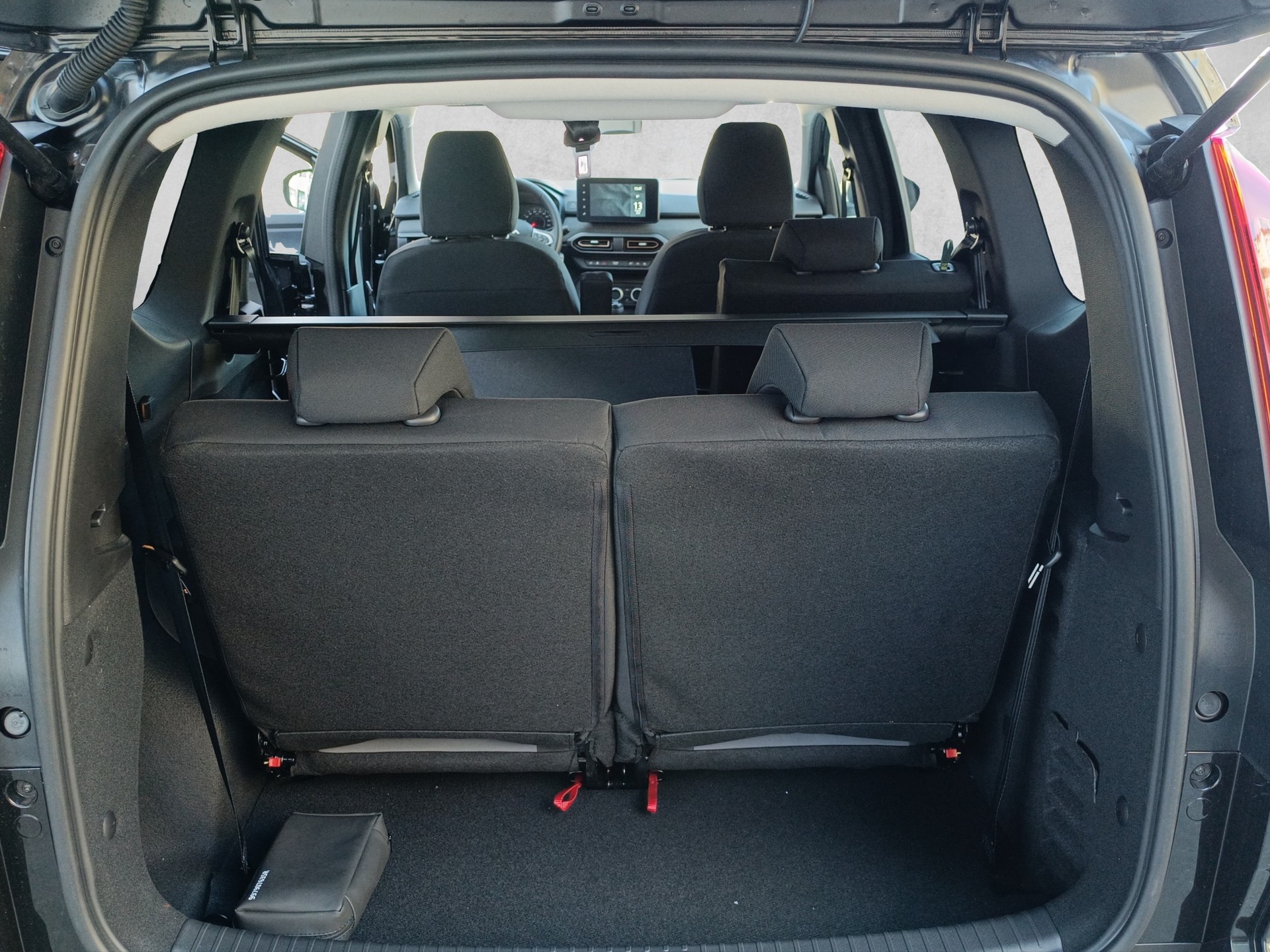 DACIA Jogger TCe 110 Extreme - 18