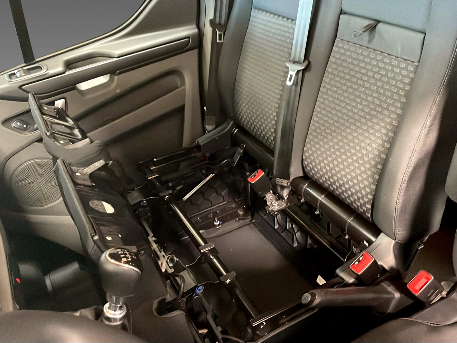 FORD Transit C Kombi 320 L2 320 L2 2.0 TDCi 150 Trend - 10