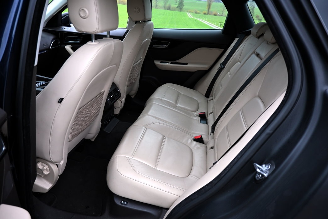 JAGUAR F-Pace 2.0d Prestige AWD Automatik - 7