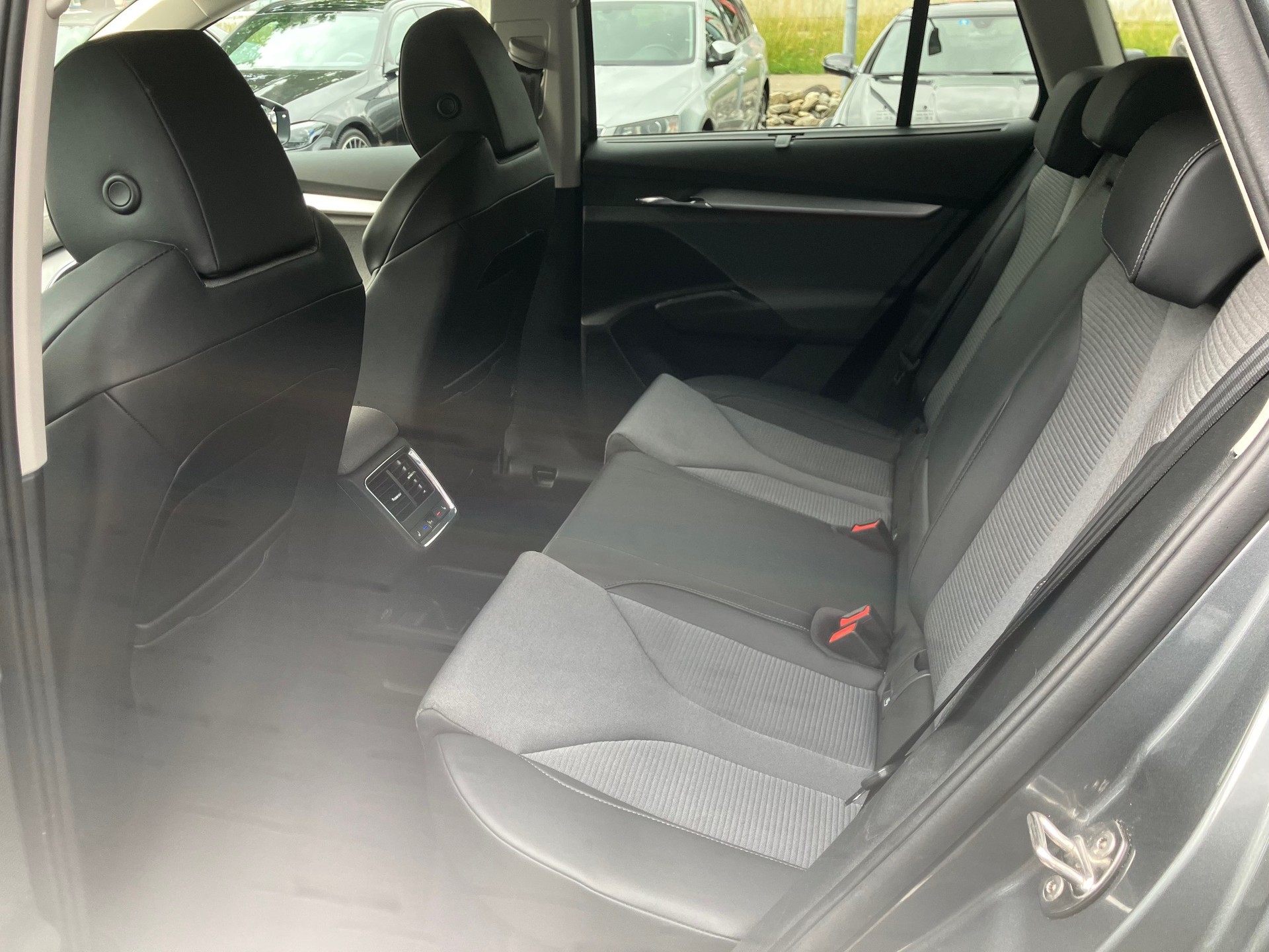 SKODA Enyaq iV 80 - 8