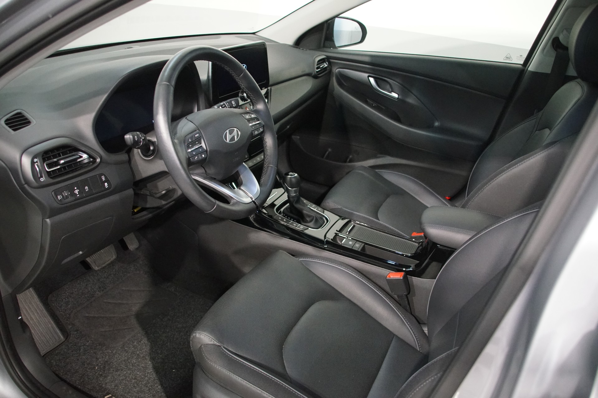 HYUNDAI i30 1.5 T-GDi Vertex 48V MH DCT *swiss* - 10
