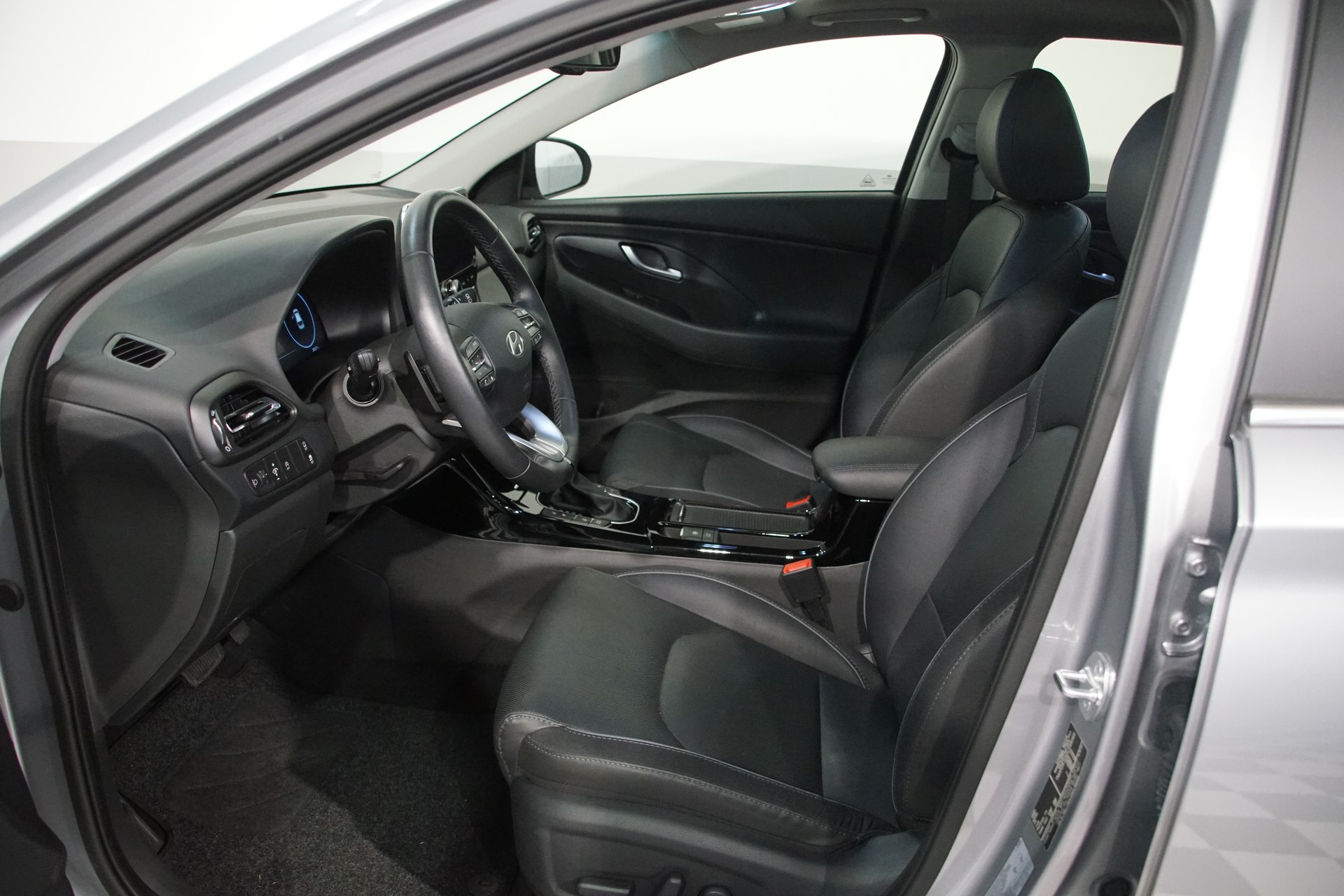 HYUNDAI i30 1.5 T-GDi Vertex 48V MH DCT *swiss* - 11