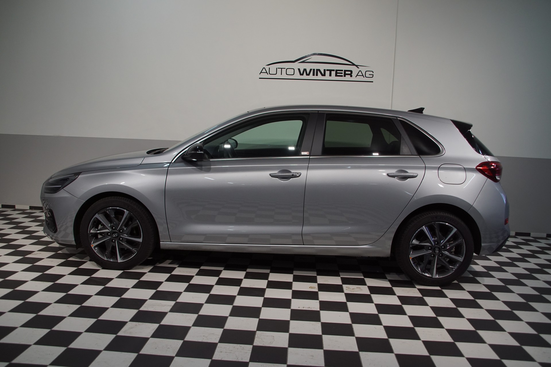 HYUNDAI i30 1.5 T-GDi Vertex 48V MH DCT *swiss* - 9
