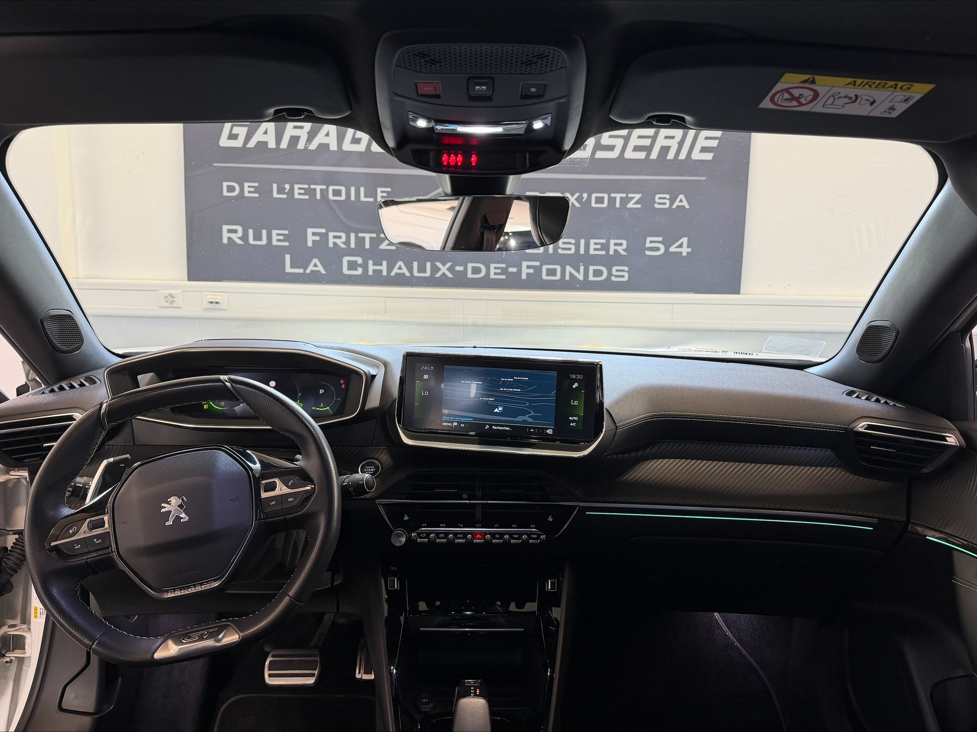 PEUGEOT 2008 1.2 PureTech GT EAT8 - 10