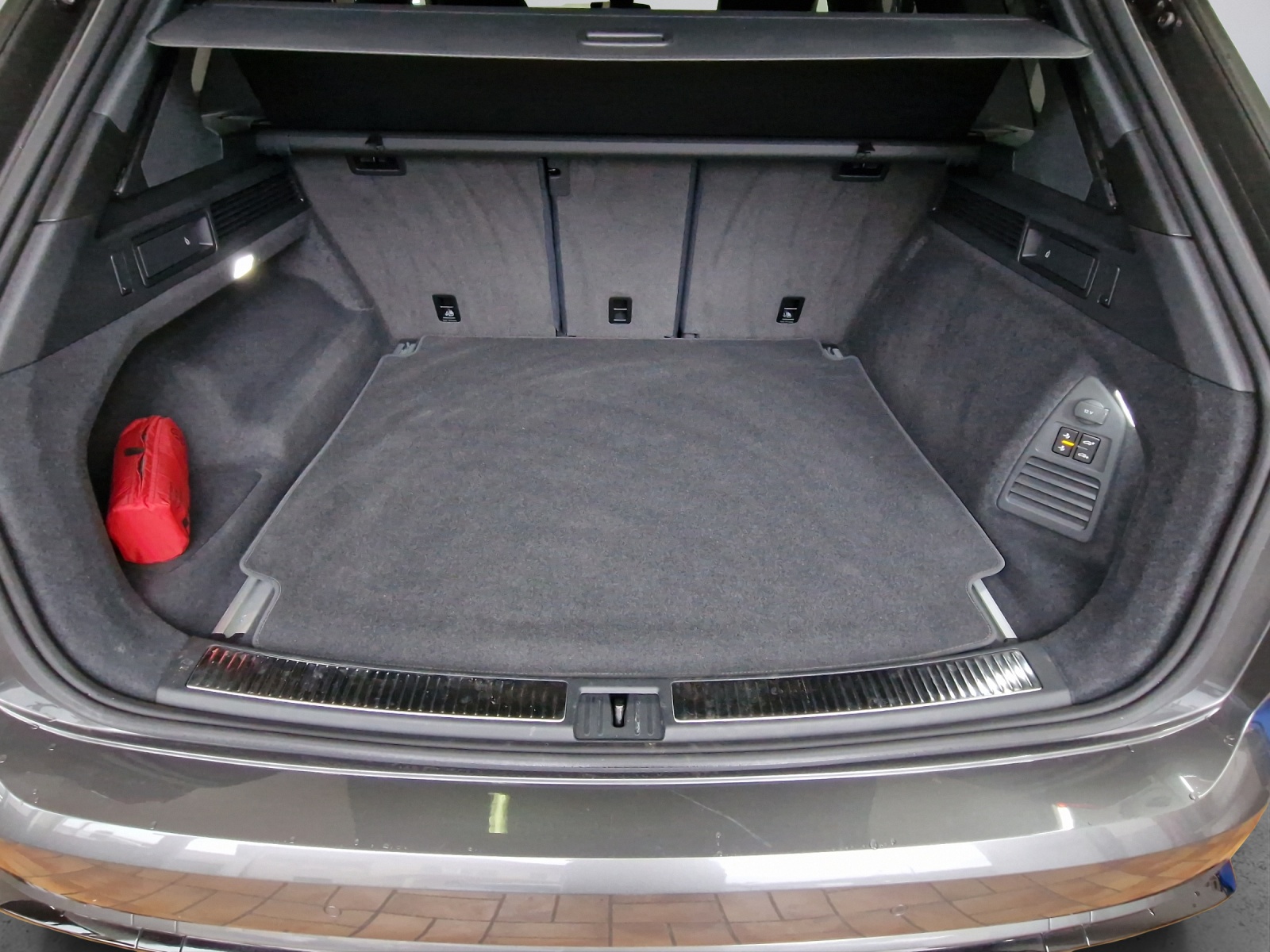 VW Touareg 3.0 TDI R-Line Tiptronic - 12