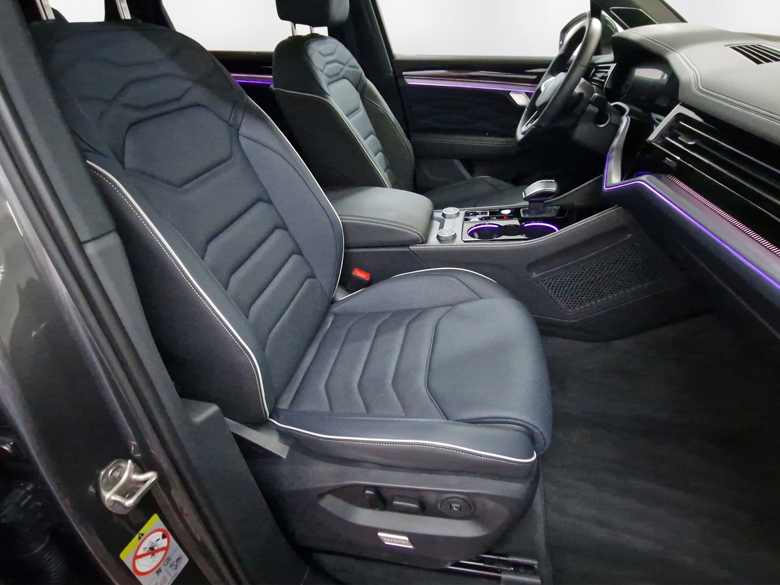 VW Touareg 3.0 TDI R-Line Tiptronic - 14