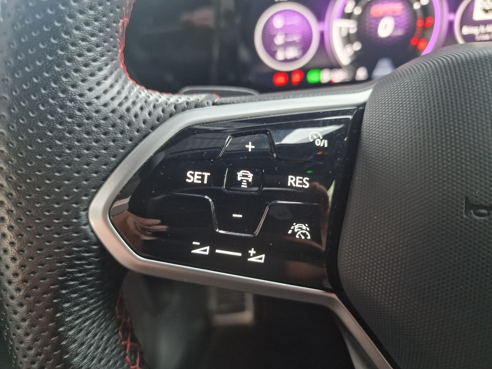 VW Golf 2.0 TSI GTI Clubsport DSG Pano 36Mt Gara - 18