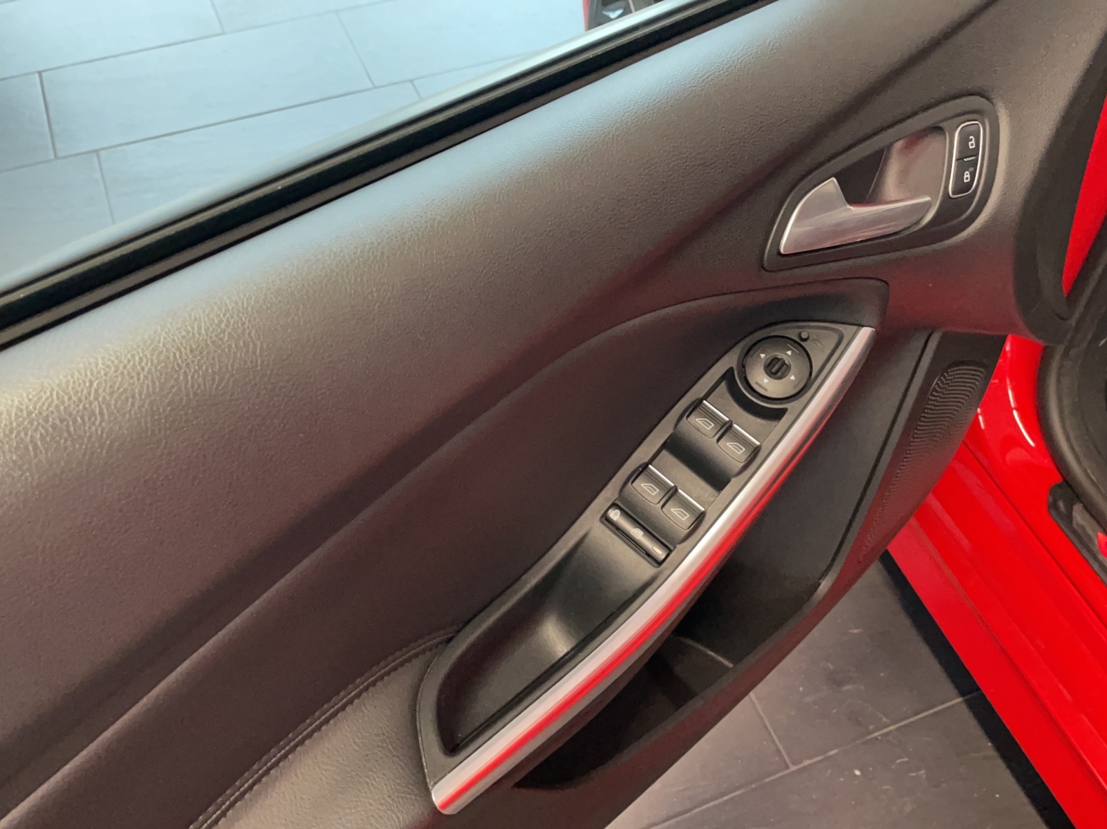 FORD Focus 2.0i EcoB SCTi ST-3 - 11