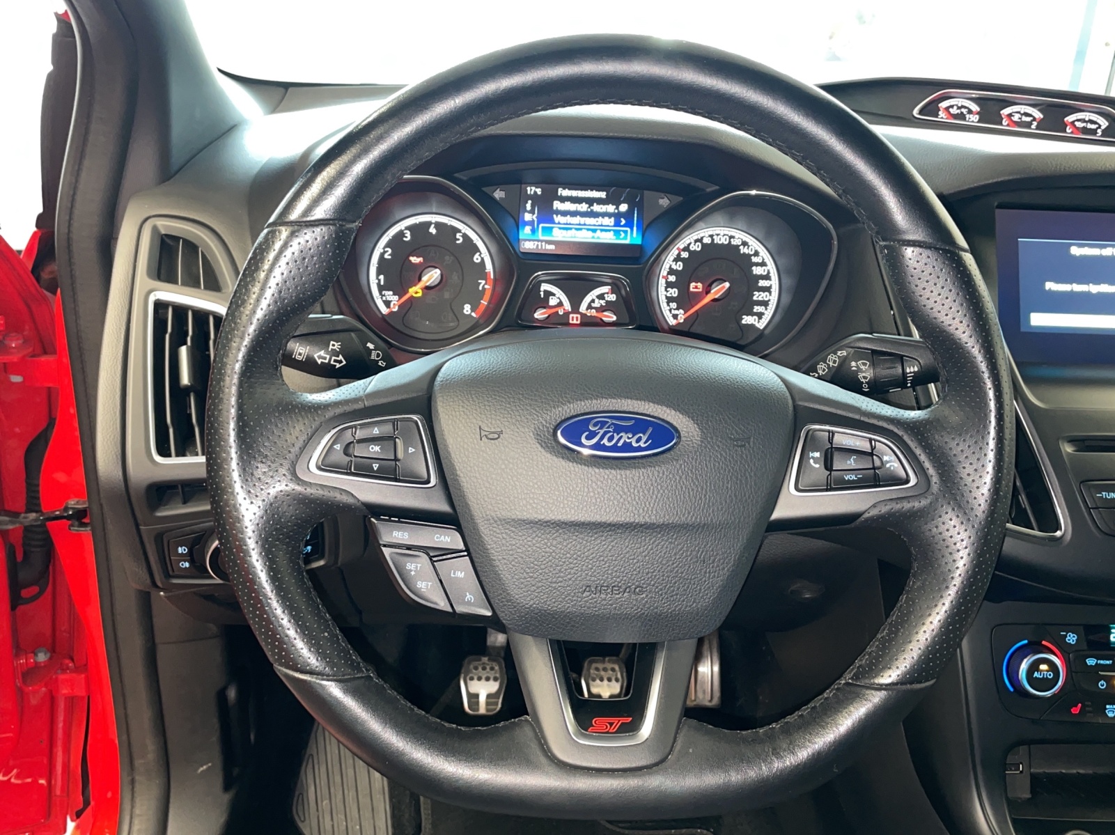 FORD Focus 2.0i EcoB SCTi ST-3 - 8