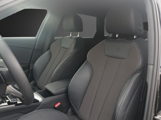 AUDI A4 Avant 40 S li S-tro qu - 7