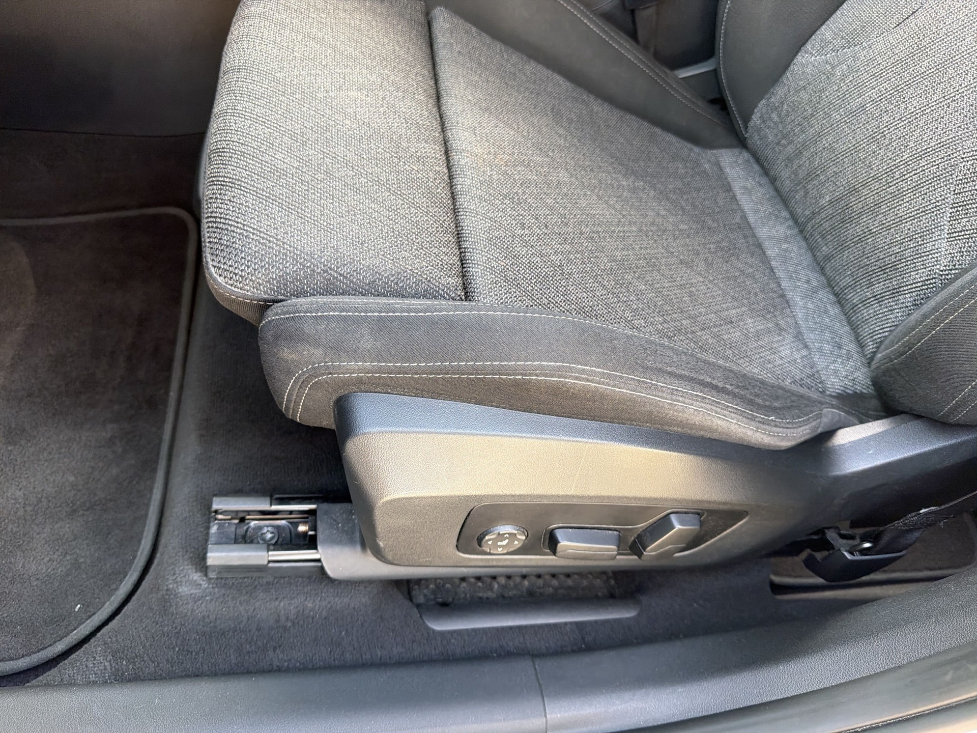 BMW 218d Active Tourer DKG - 18