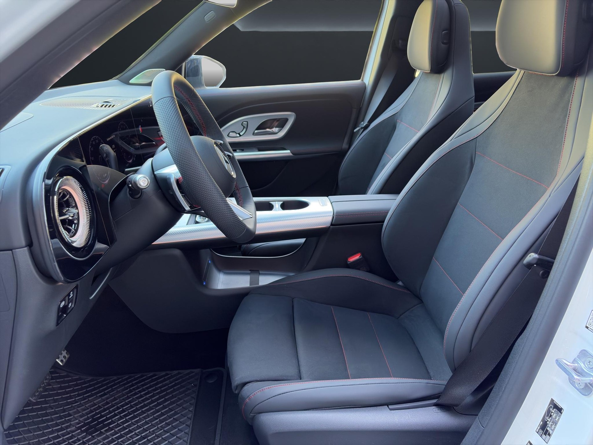 MERCEDES-BENZ GLB 350 4matic - 7