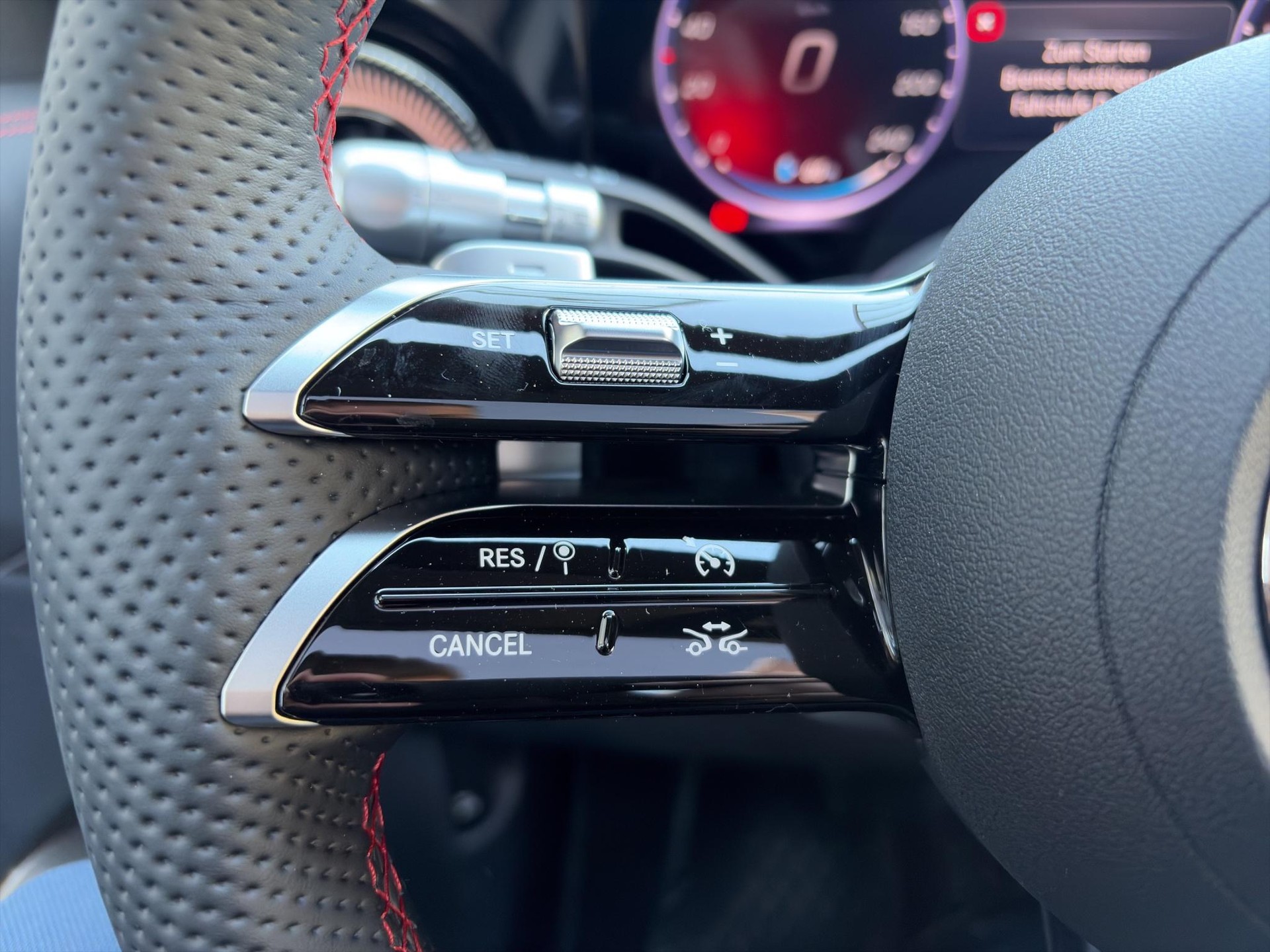 MERCEDES-BENZ GLB 350 4matic - 10