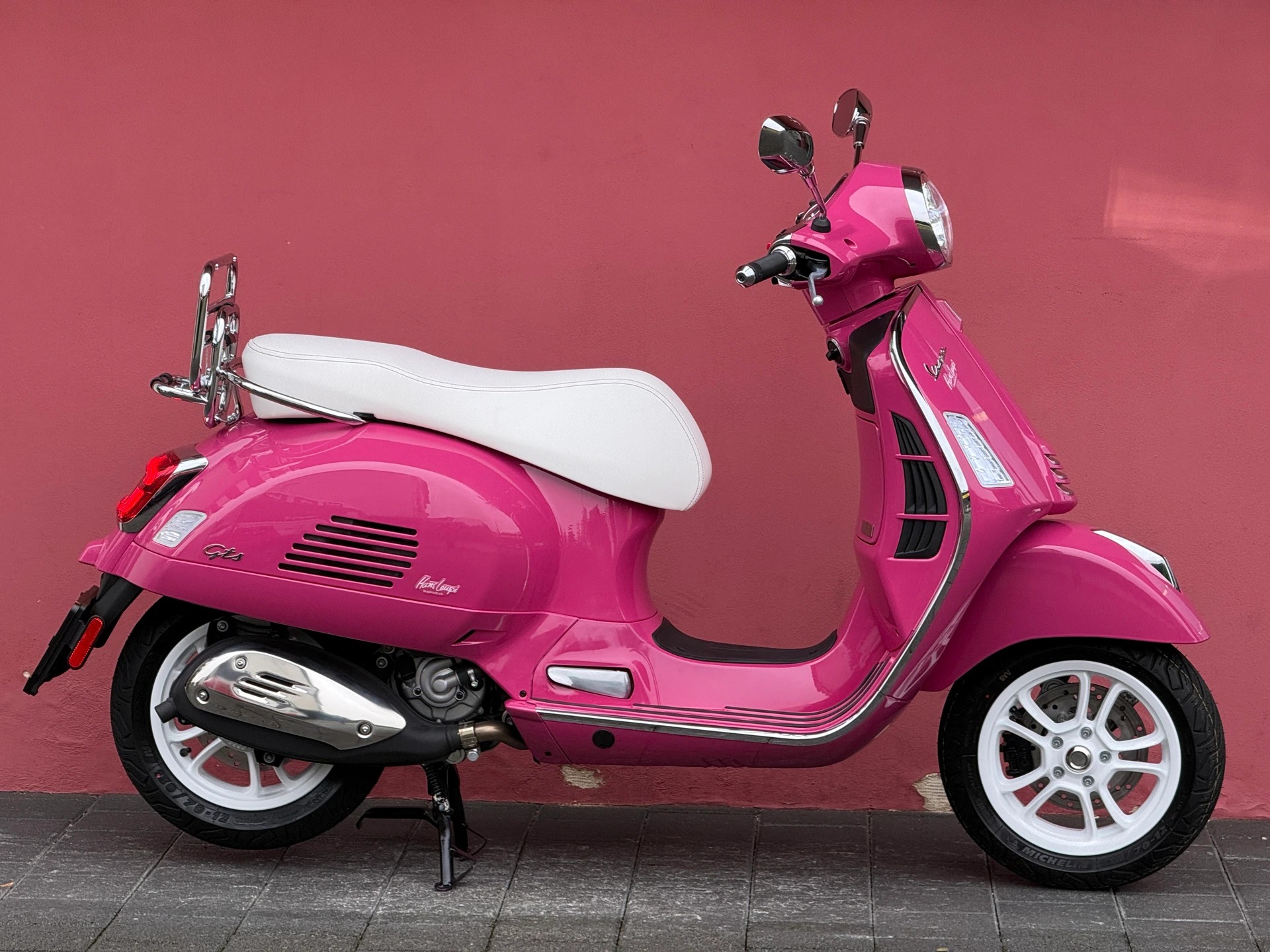 PIAGGIO Vespa GTS 310 Shocking Rosa 801 Tailor Made - 9