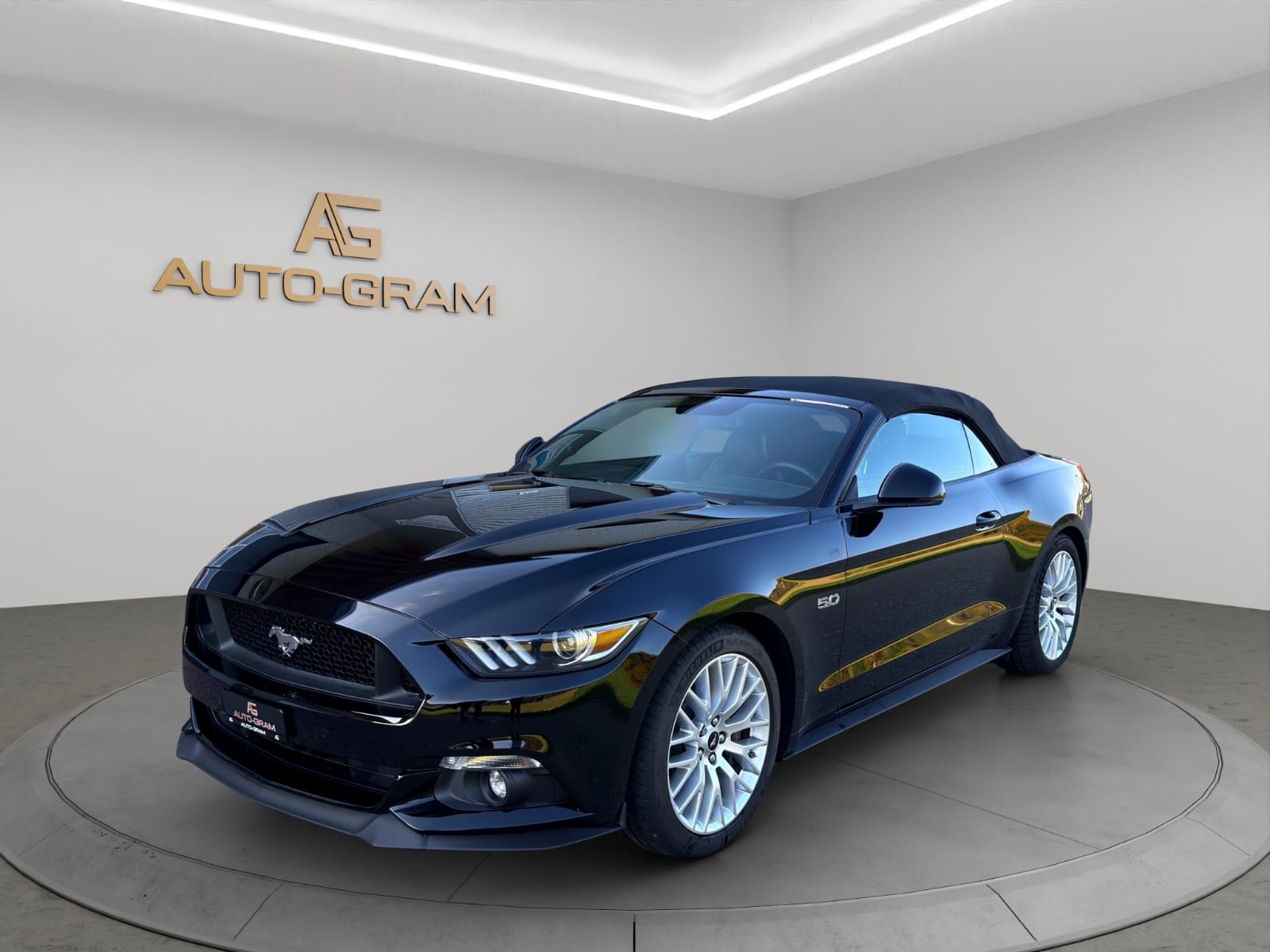 FORD MUSTANG