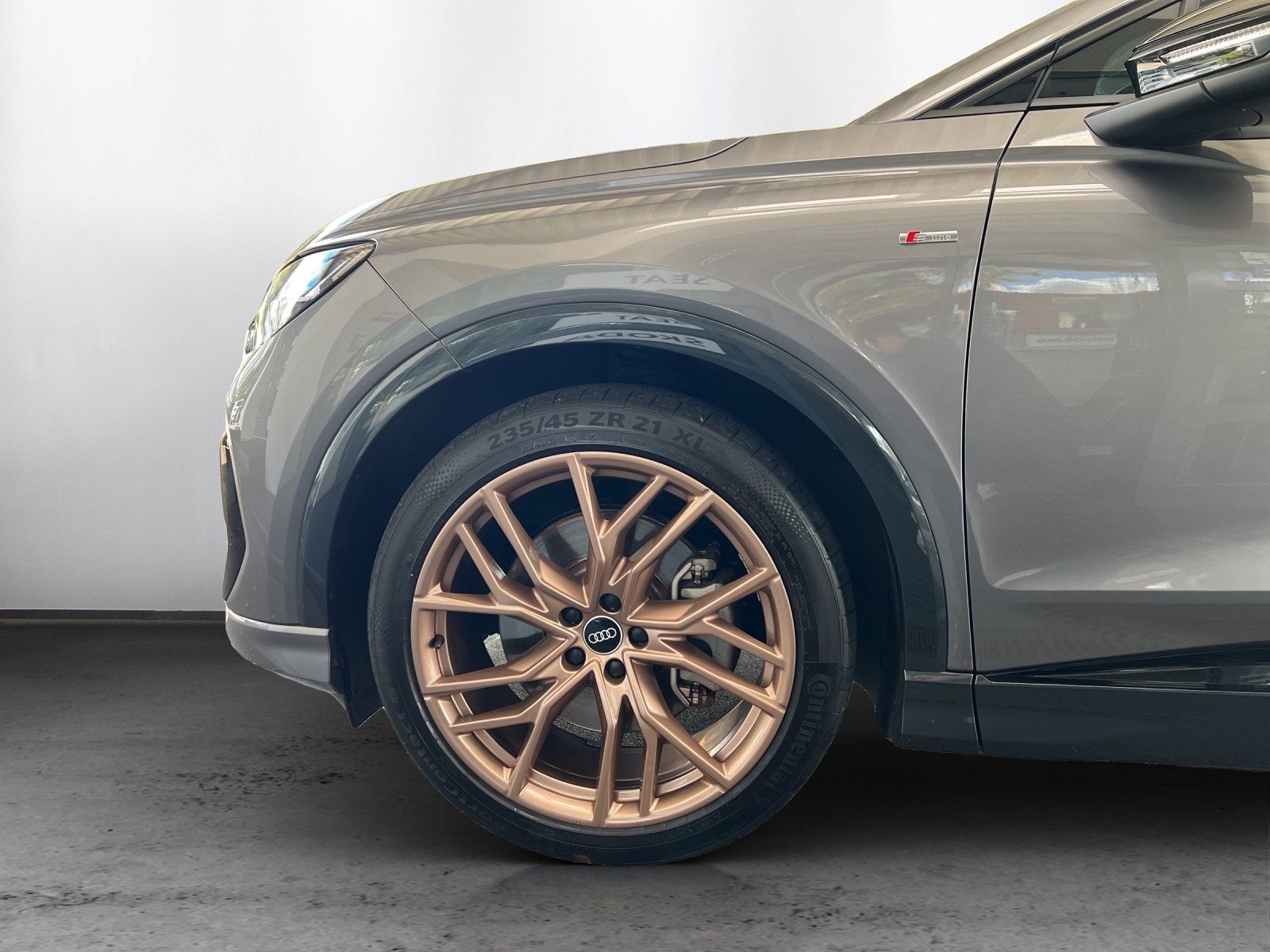 AUDI Q4 e-tron 50 quattro - 13