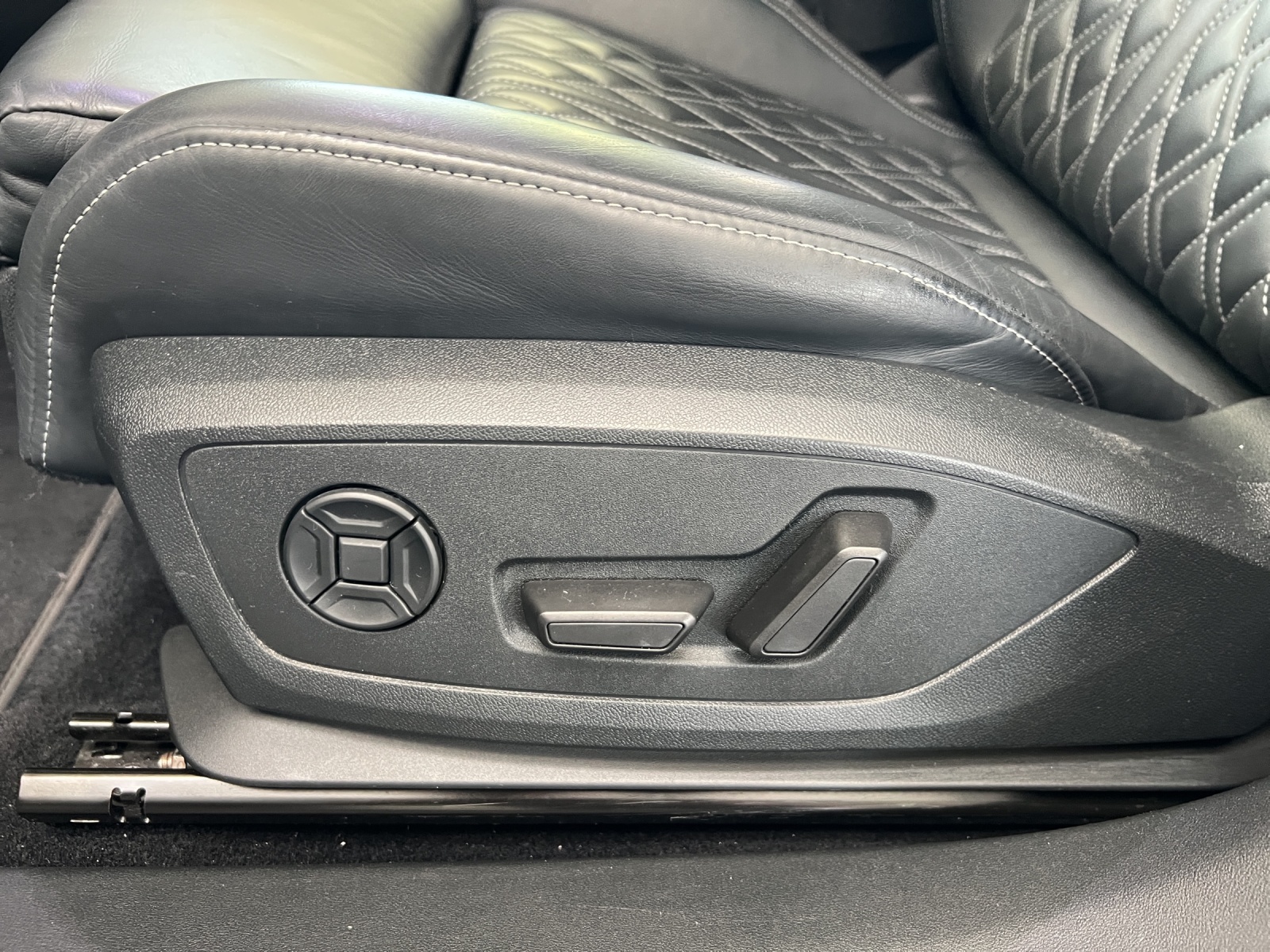 AUDI Q4 e-tron 50 quattro - 14