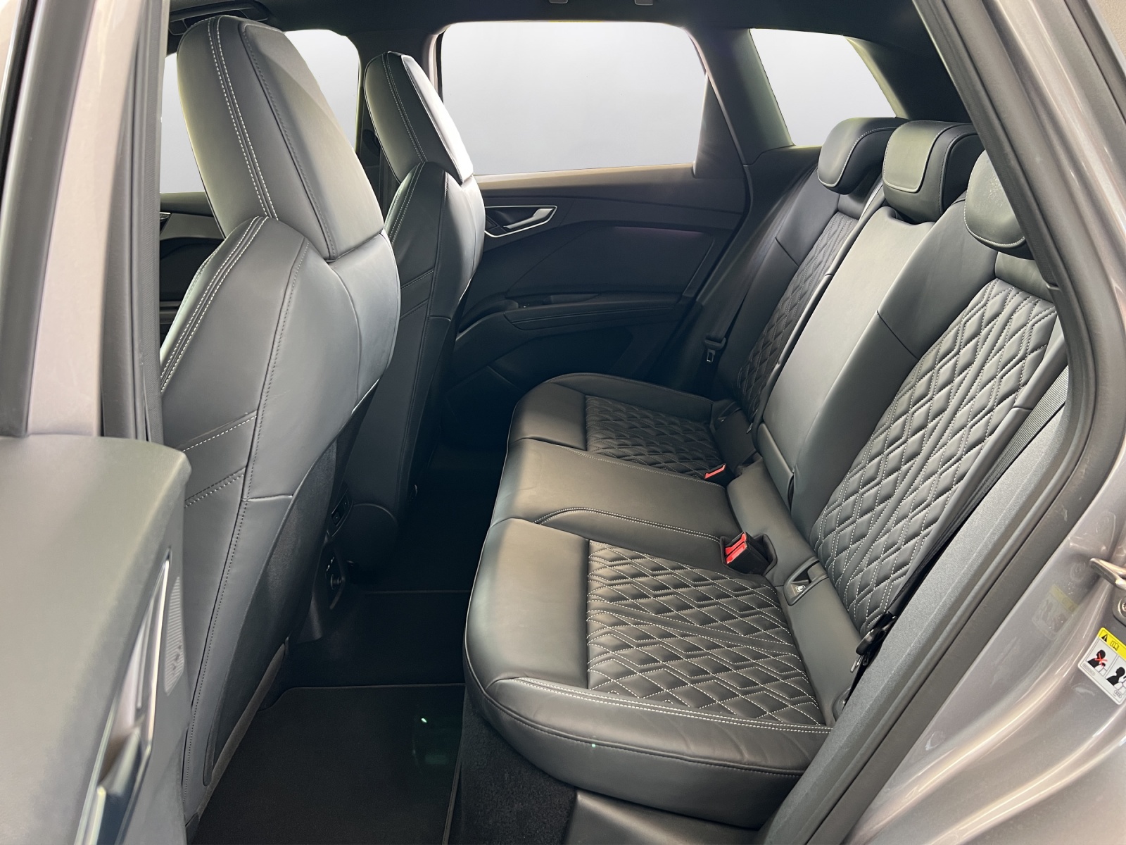 AUDI Q4 e-tron 50 quattro - 11