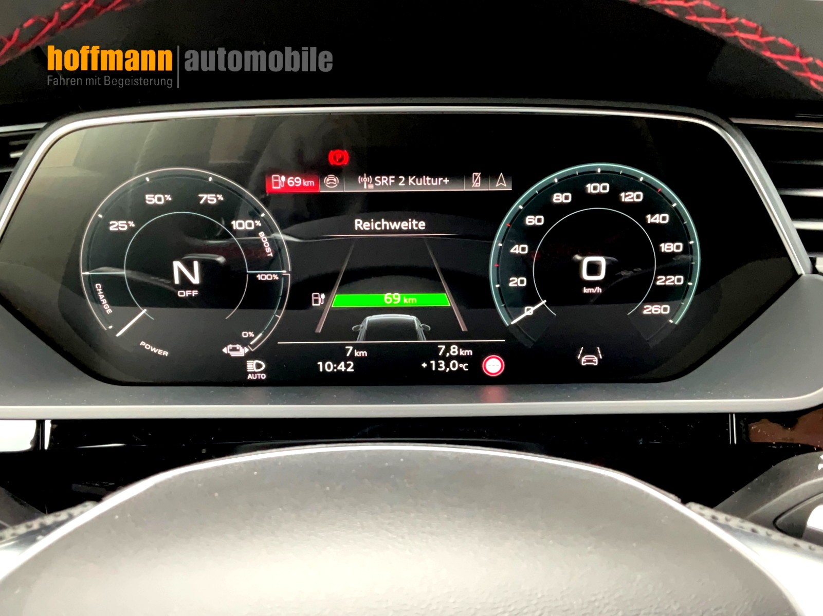 AUDI Q8 50 e-tron Black Edition quattro - 8