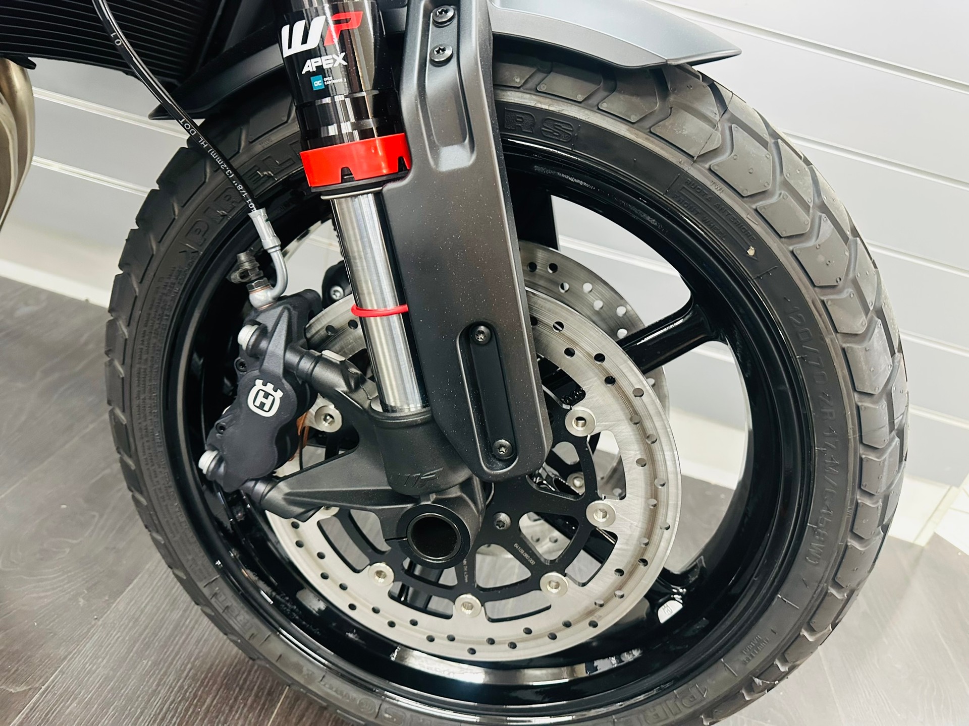 HUSQVARNA SVARTPILEN 801 - 5