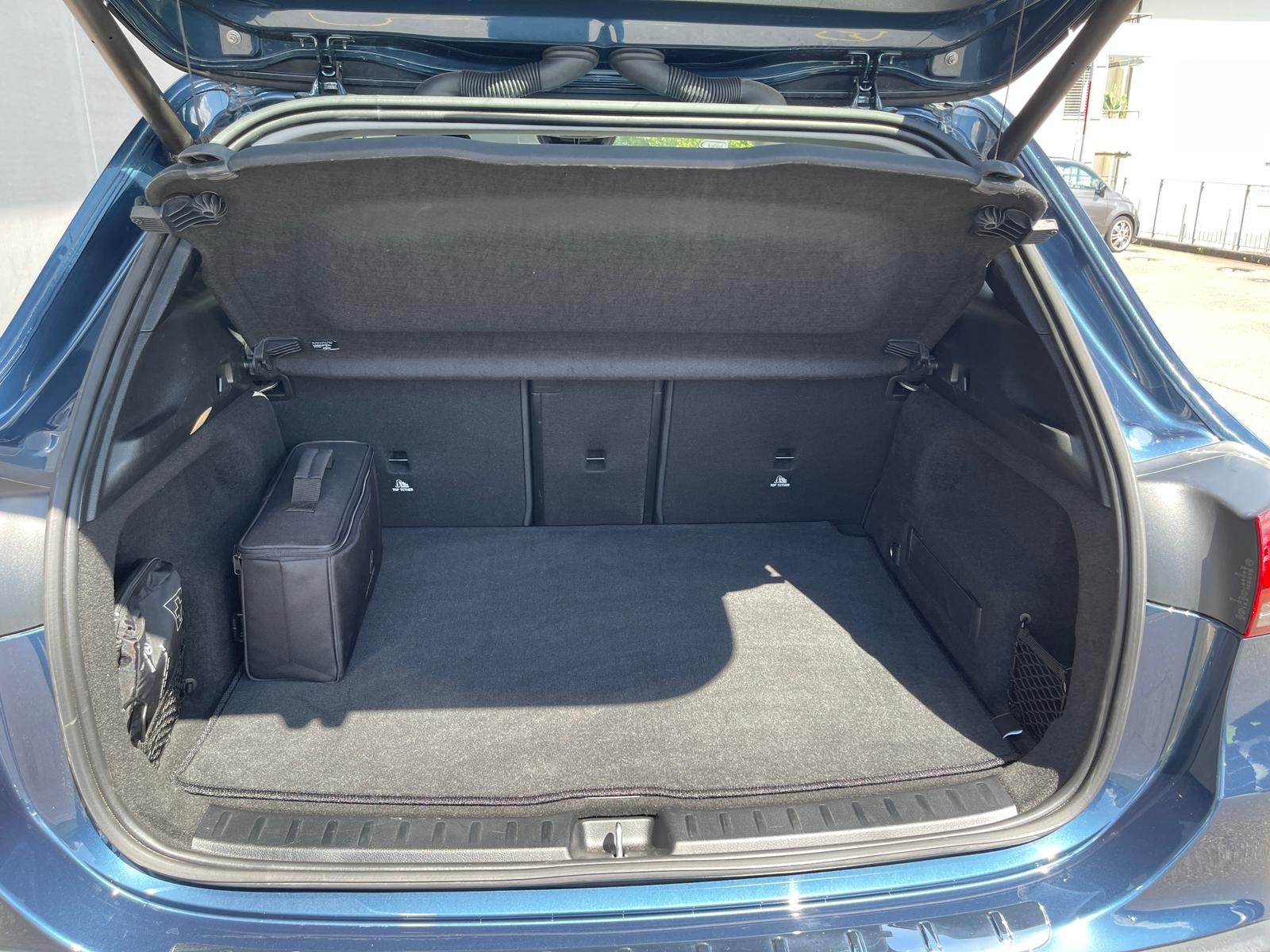 MERCEDES-BENZ EQA 300 AMG Line 4Matic - 4