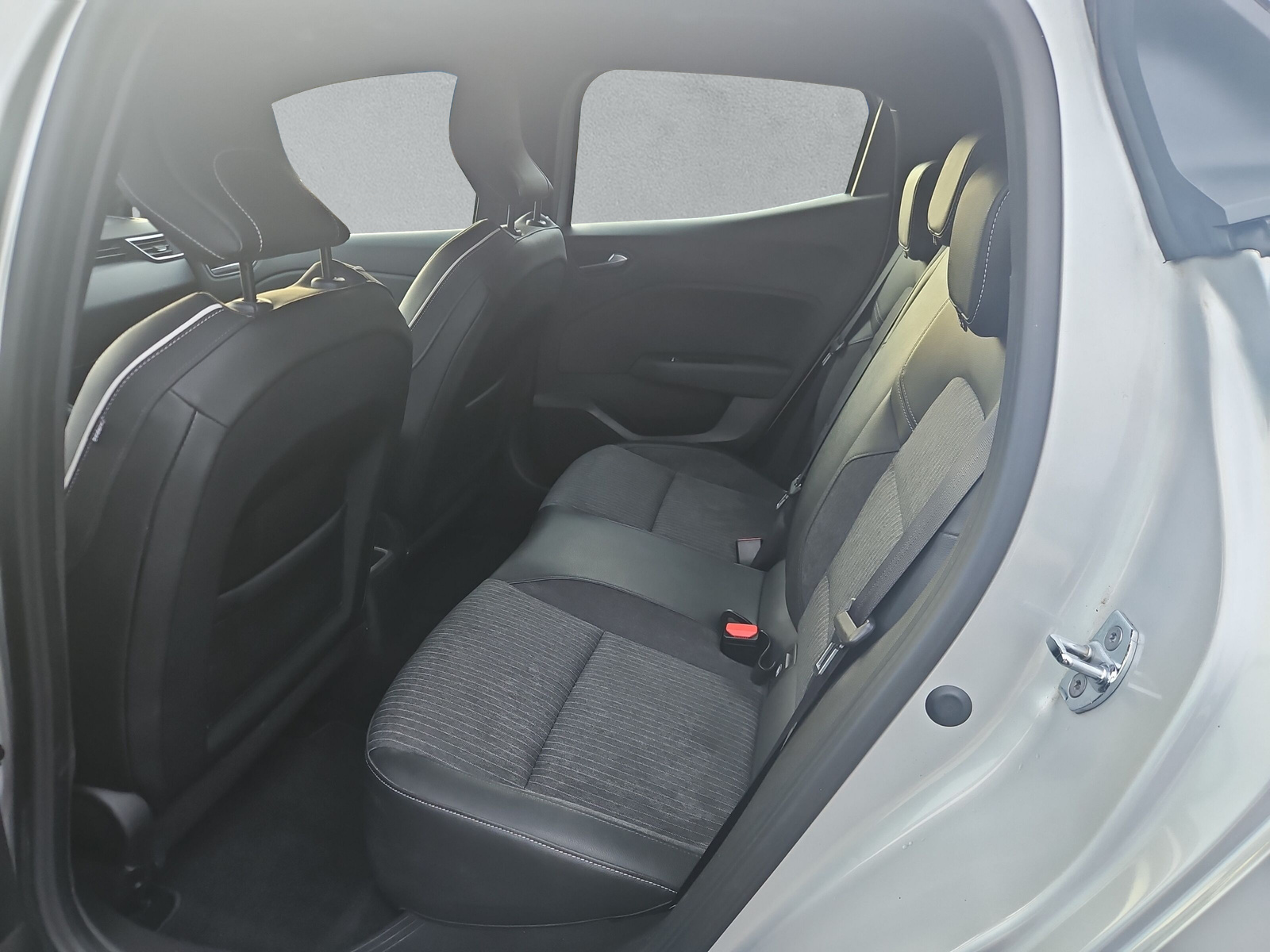 RENAULT Clio 1.6 E-Tech Intens - 12