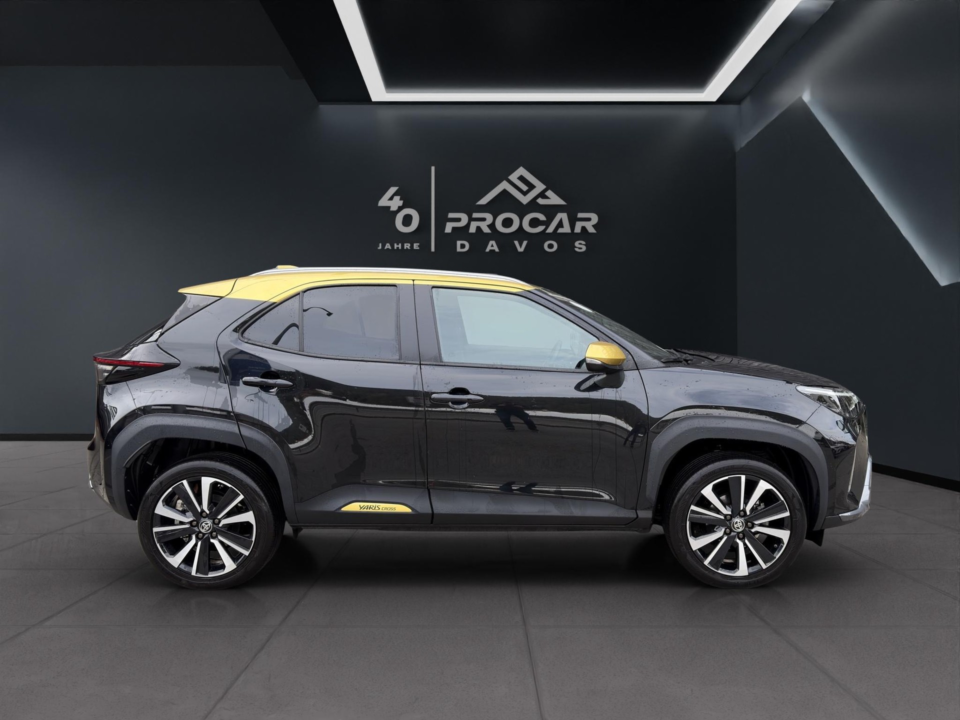 TOYOTA Yaris Cross 1.5 VVT-i HSD Premiere Edition AWD-i - 2