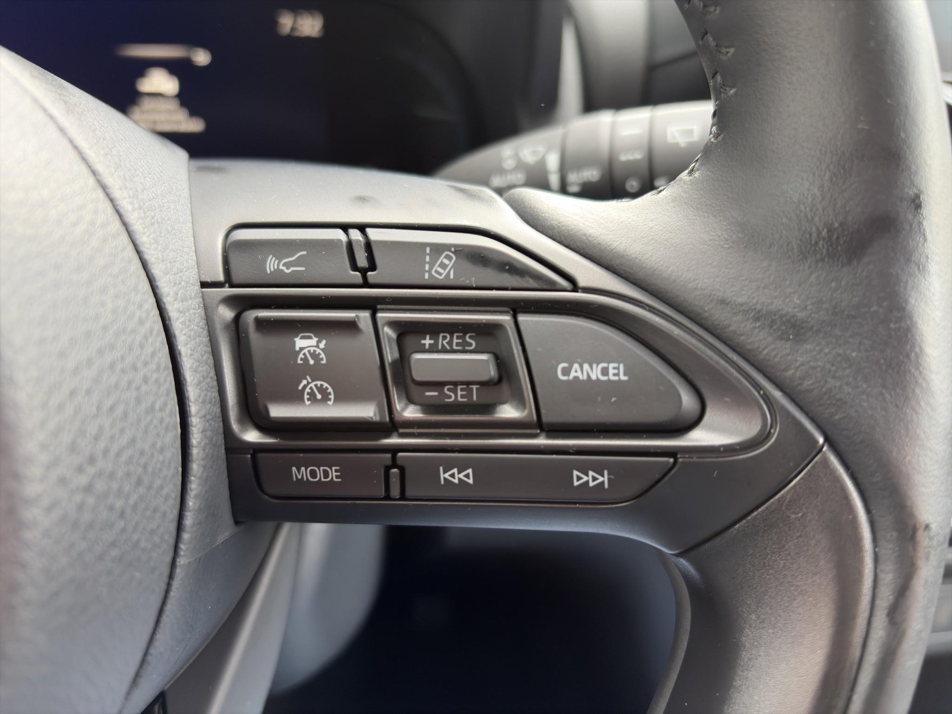 TOYOTA Yaris Cross 1.5 VVT-i HSD Premiere Edition AWD-i - 11