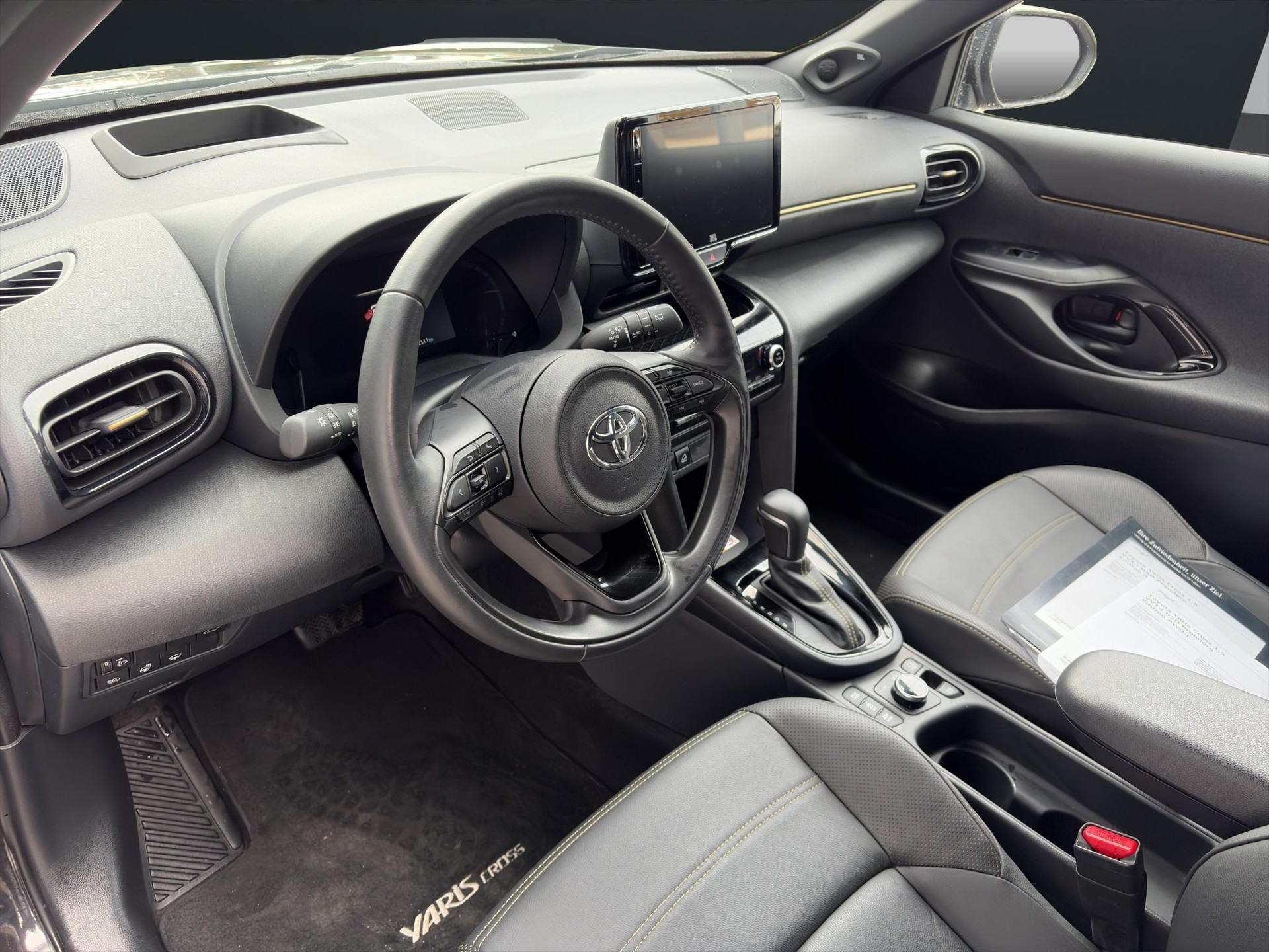 TOYOTA Yaris Cross 1.5 VVT-i HSD Premiere Edition AWD-i - 8