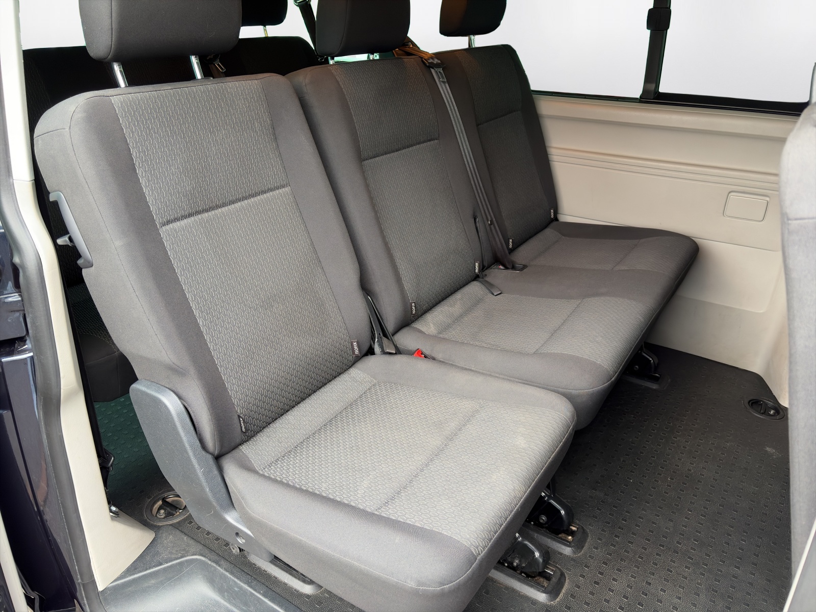 VW T6 Caravelle 2.0 TDI Trendline Liberty DSG LWB - 11