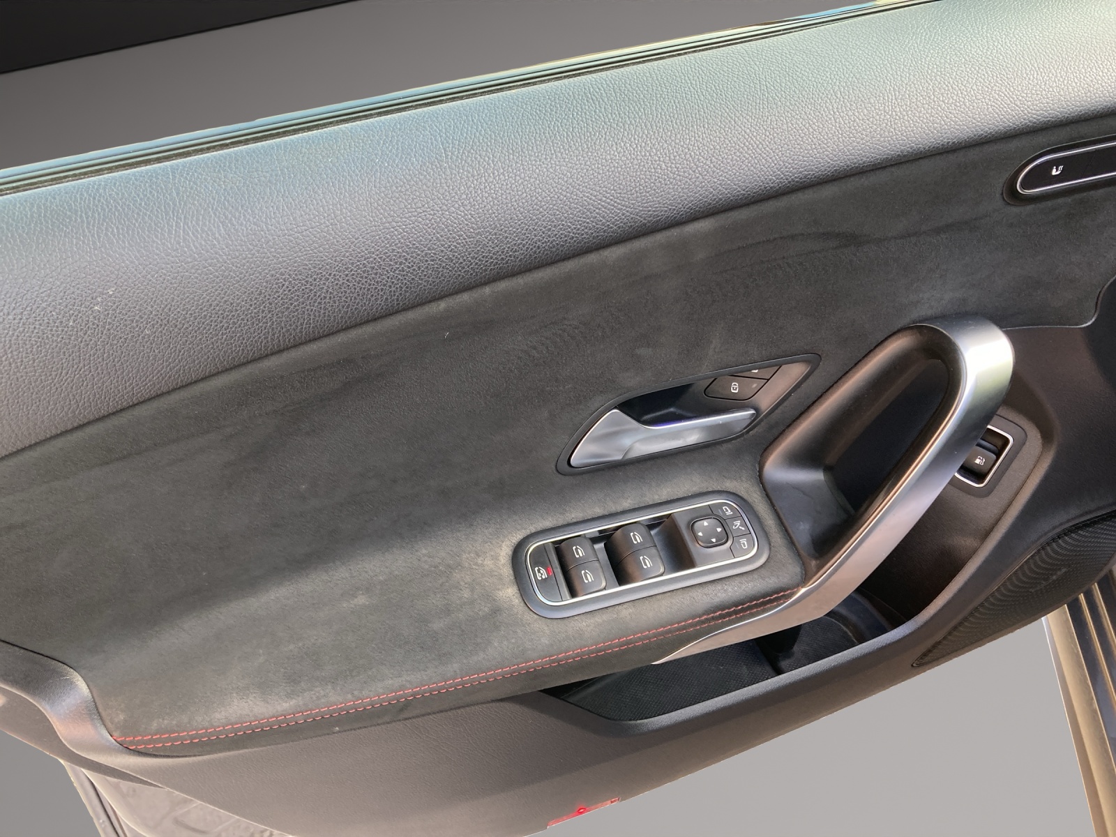 MERCEDES-BENZ A 250e AMG Line - 13