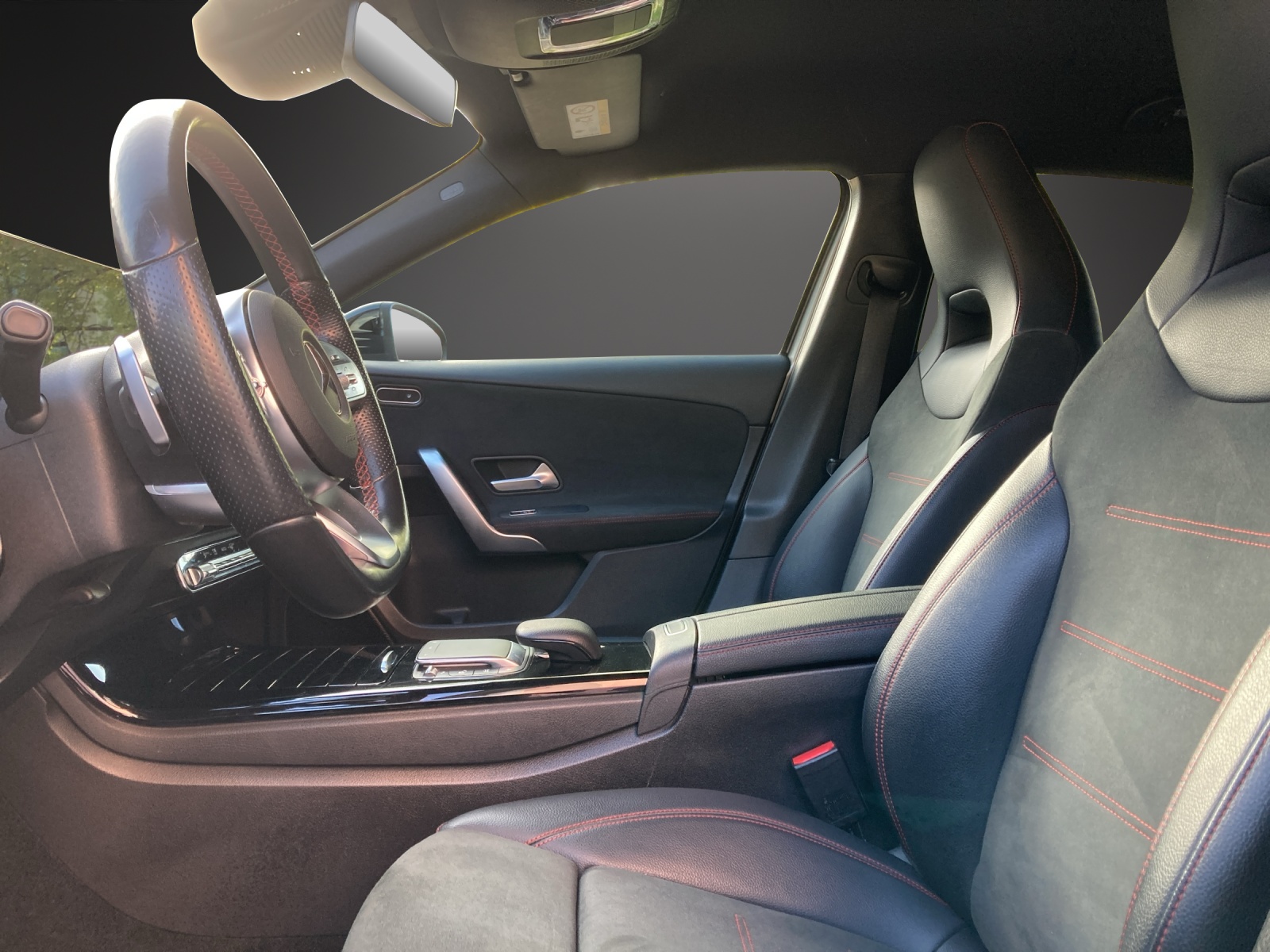 MERCEDES-BENZ A 250e AMG Line - 10