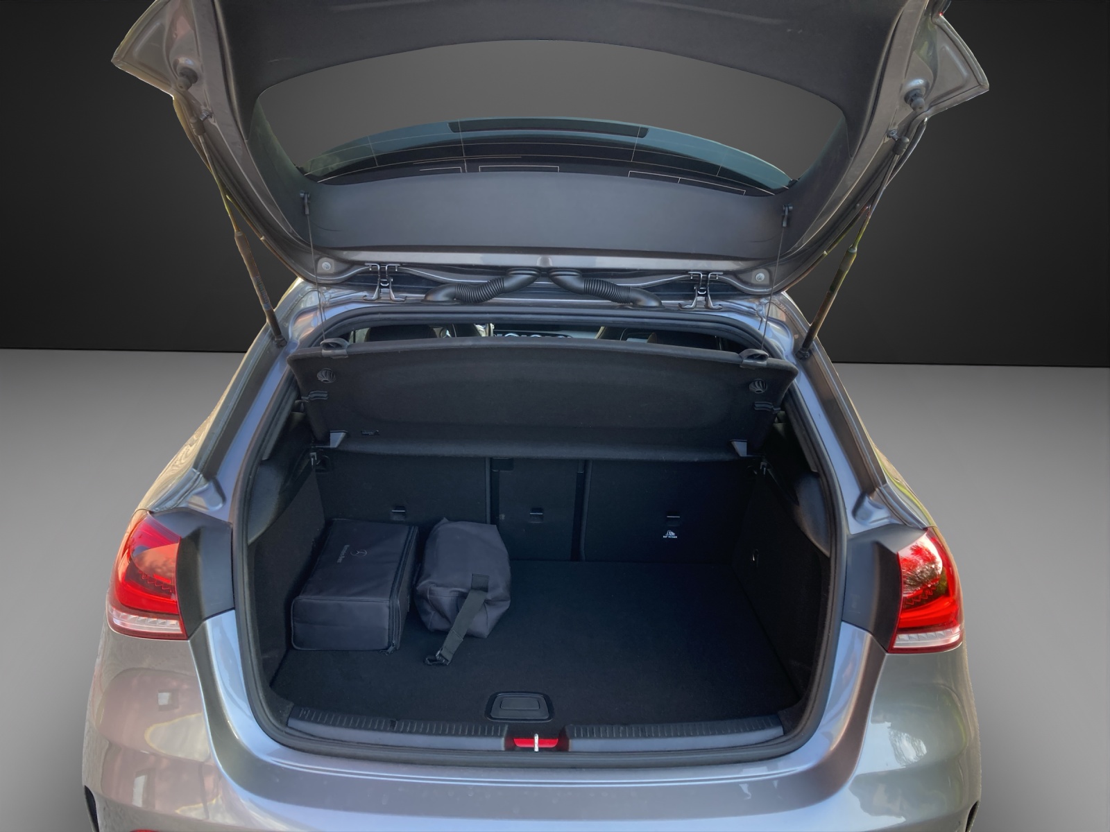 MERCEDES-BENZ A 250e AMG Line - 9