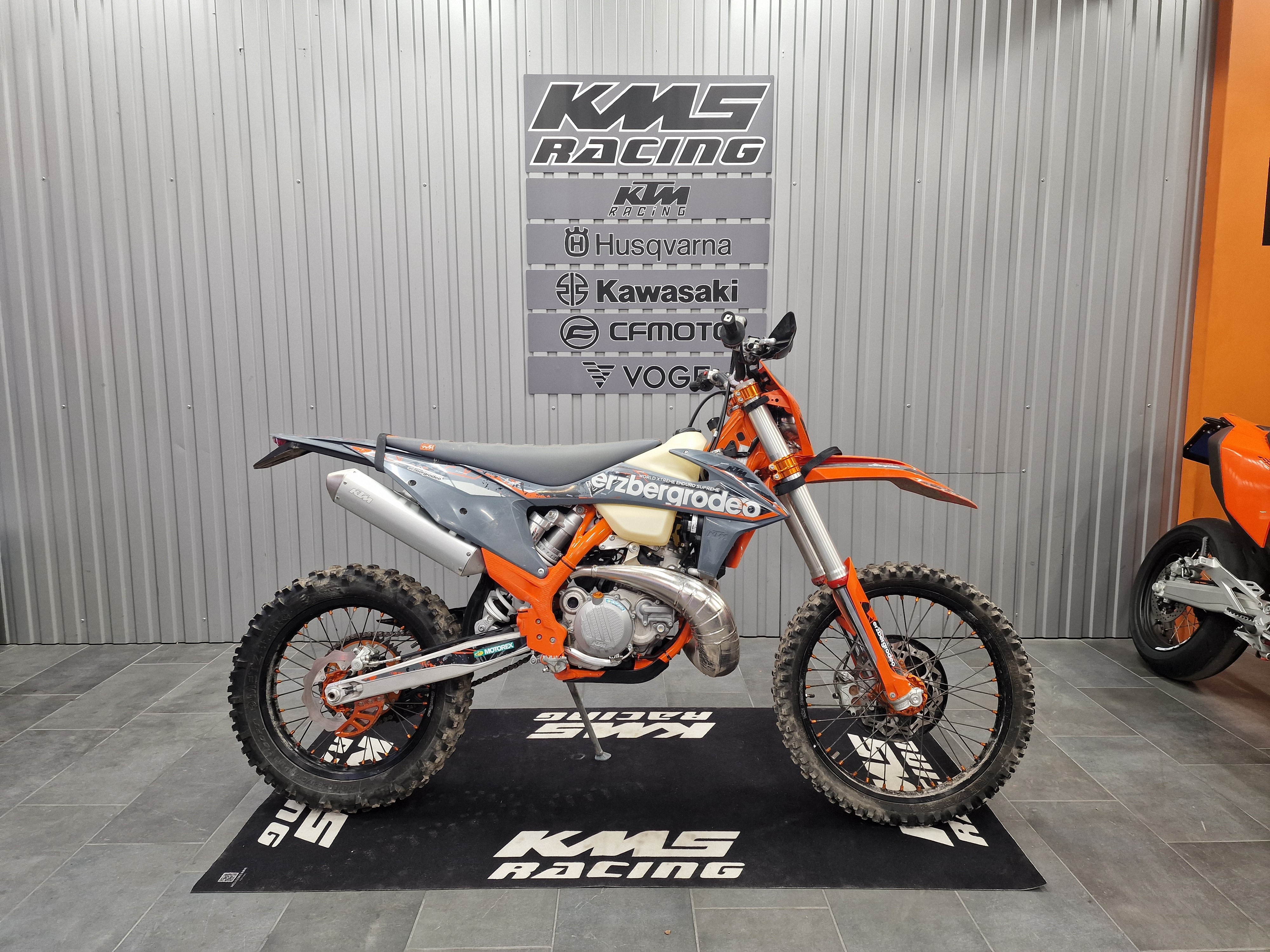 KTM 300