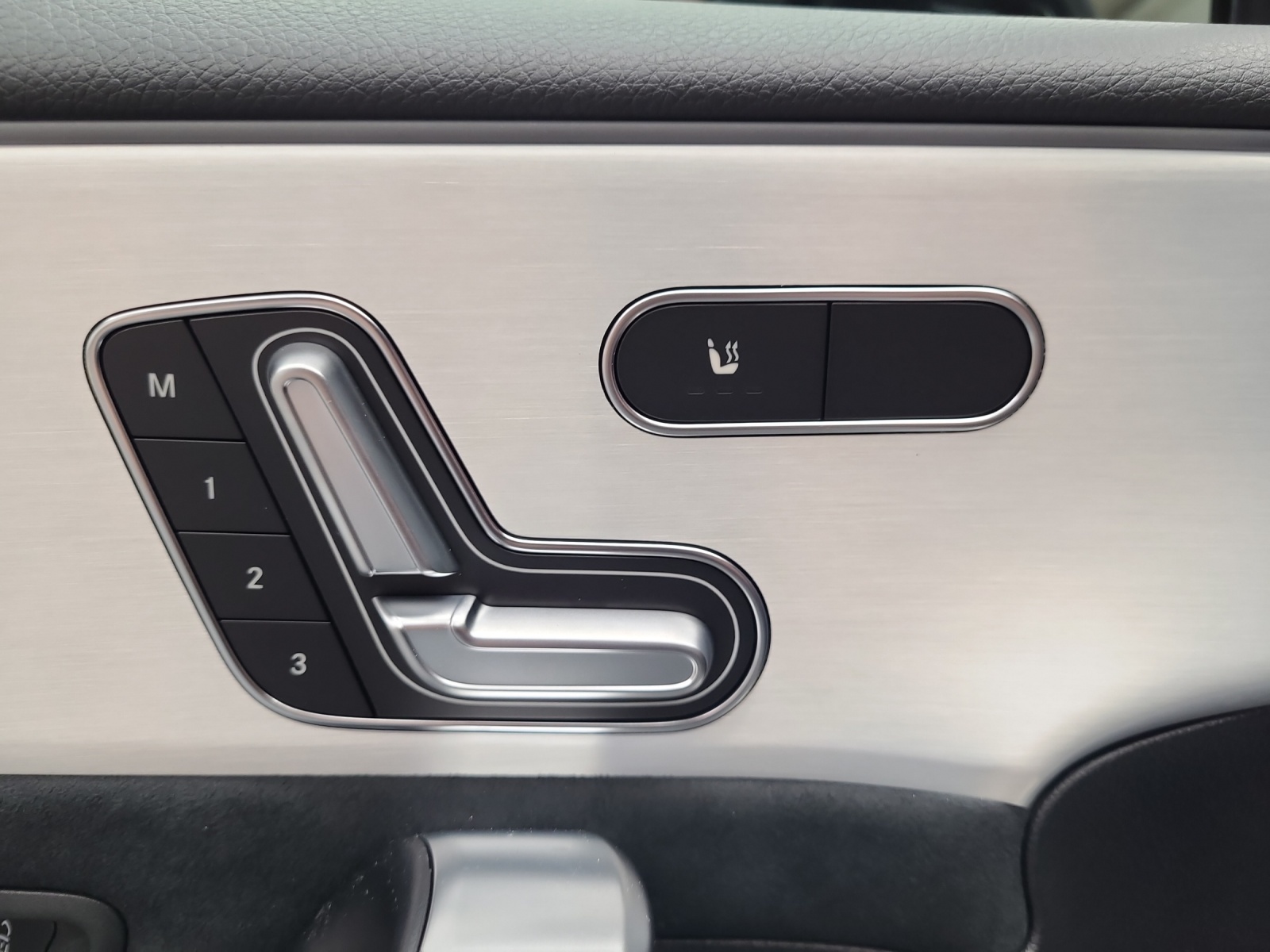 MERCEDES-BENZ A 200 AMG Line Night Star - 15