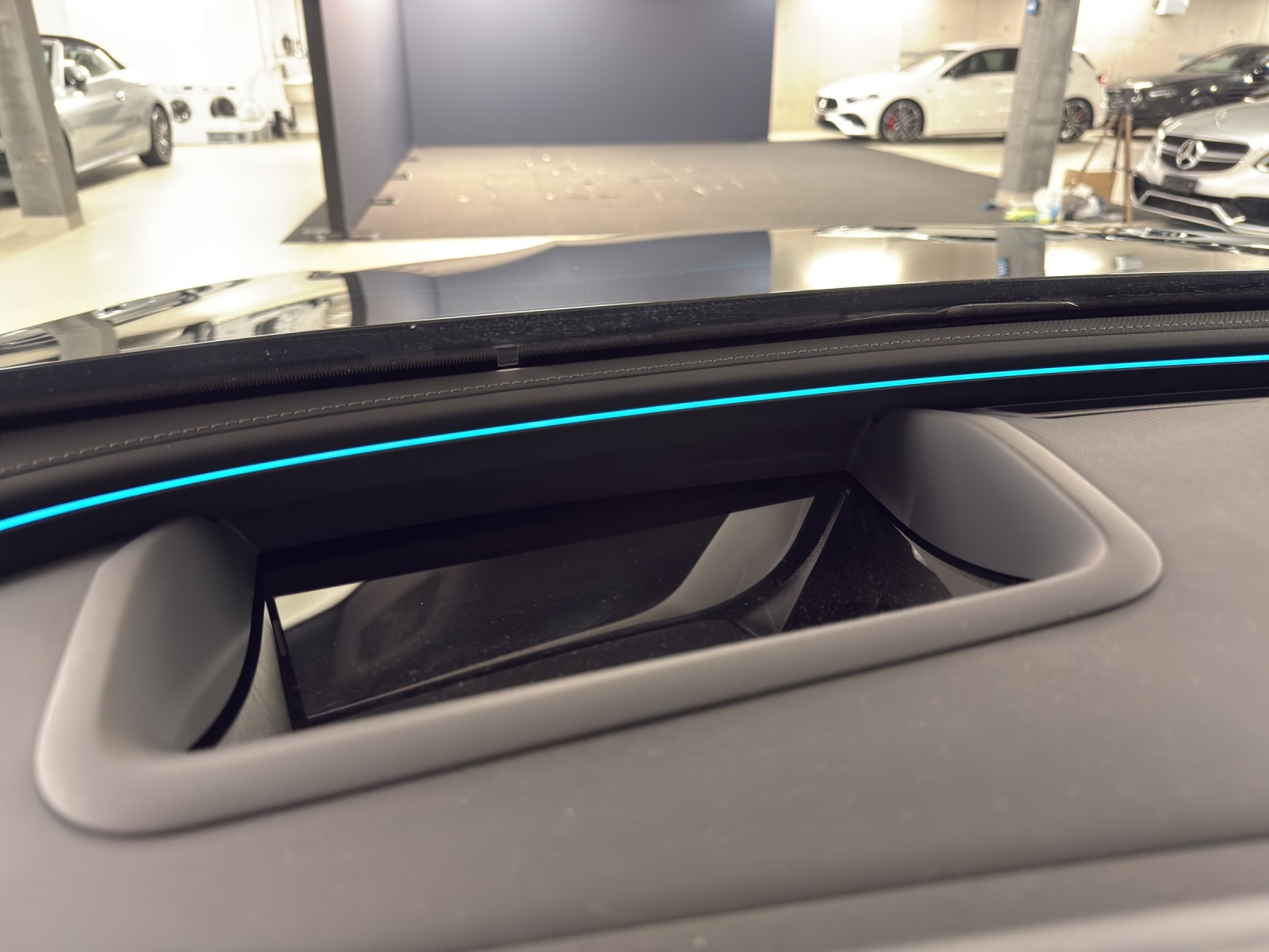 MERCEDES-BENZ E 400 e 4Matic AMG-Line 9G-Tronic - 19