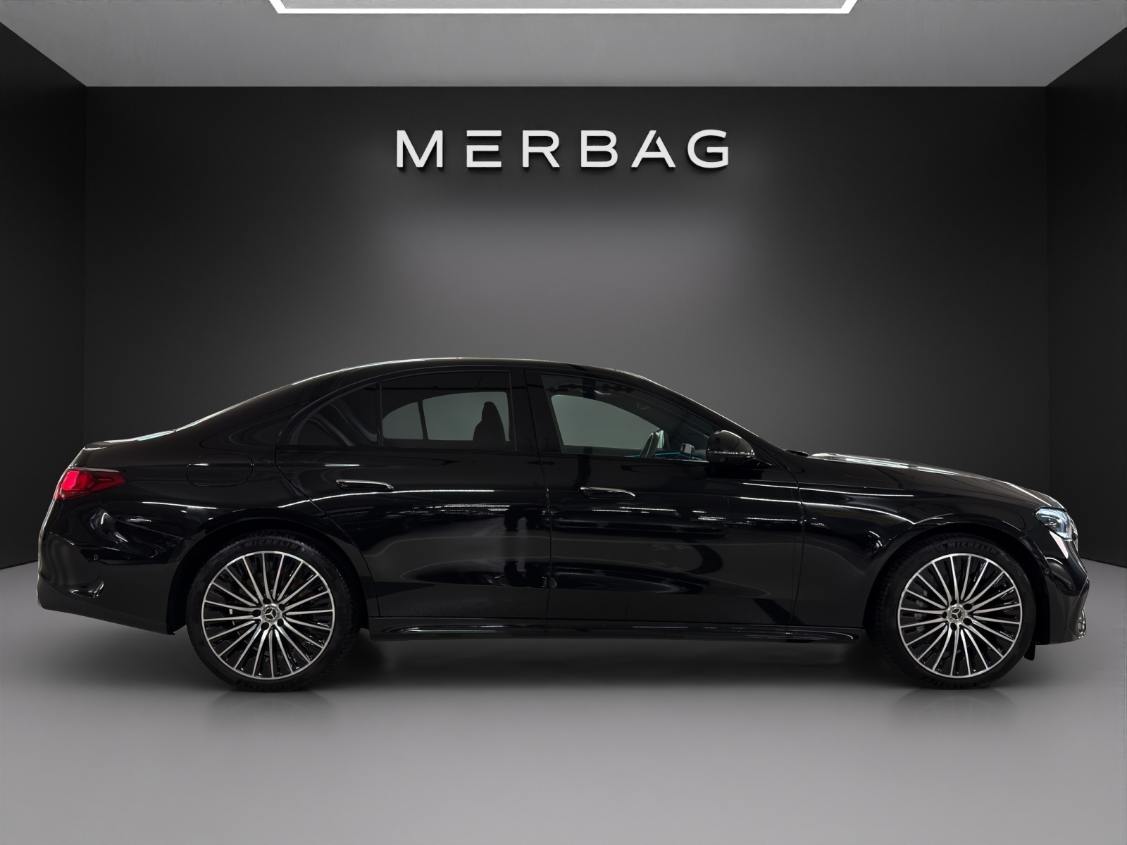 MERCEDES-BENZ E 400 e 4Matic AMG-Line 9G-Tronic - 5