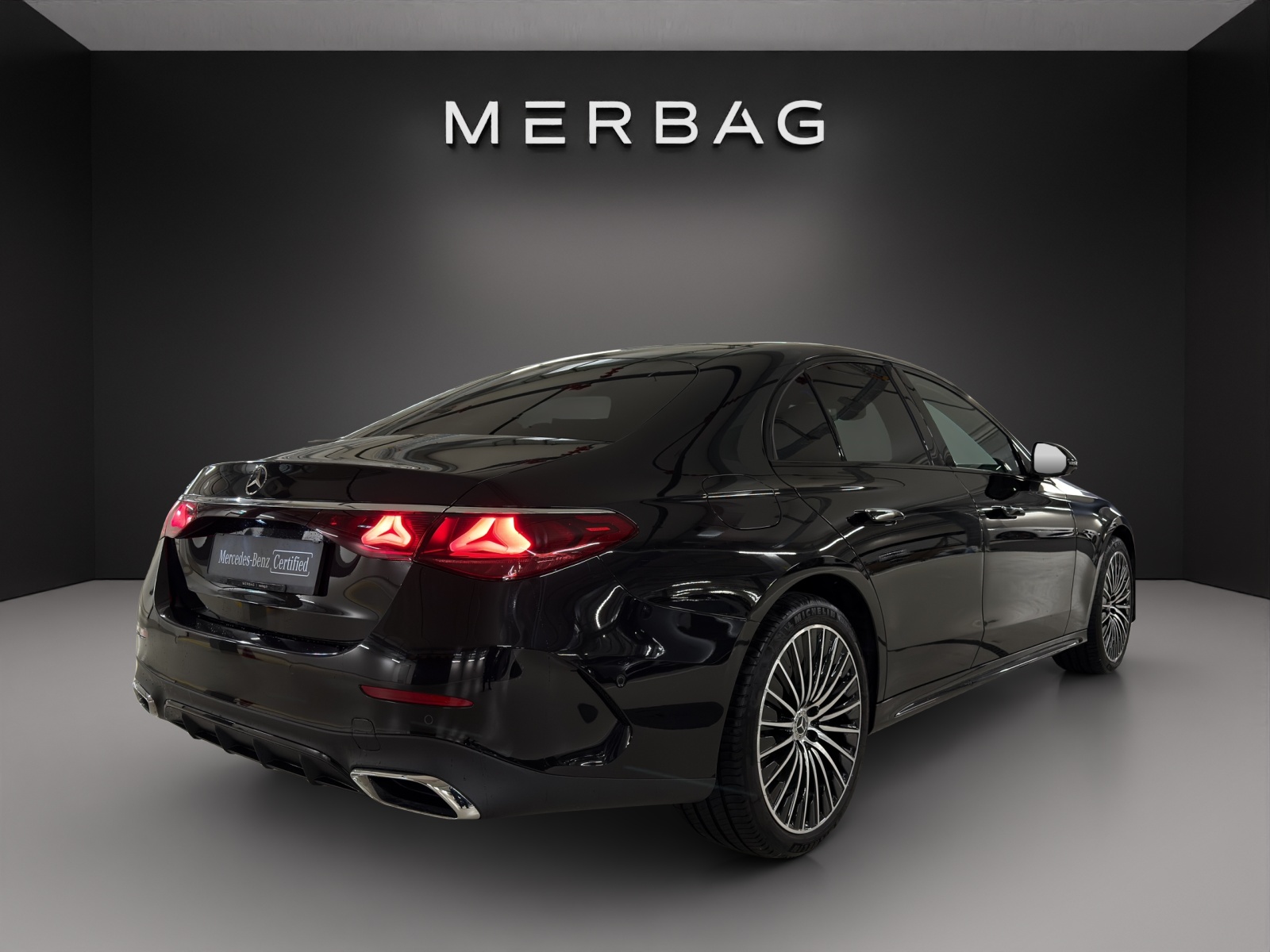 MERCEDES-BENZ E 400 e 4Matic AMG-Line 9G-Tronic - 8